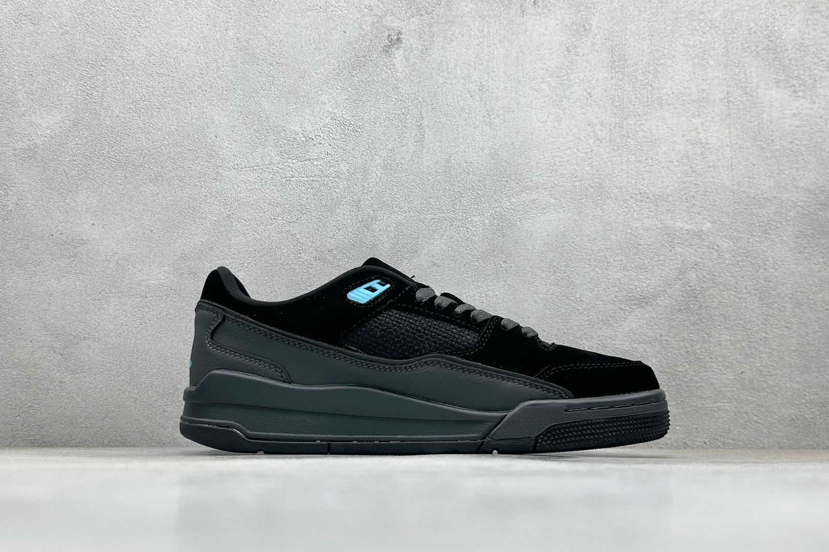 180 Jordan FLIGHT COURT SP 低帮板鞋 HF3255-040