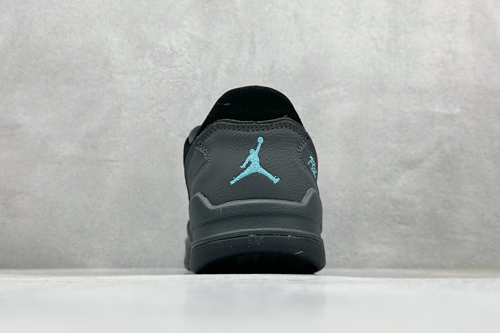 180 Jordan FLIGHT COURT SP 低帮板鞋 HF3255-040