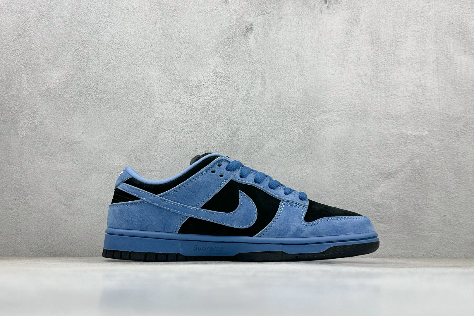 200 Supreme x 94Nike Dunk SB Dunk Low 黑篮低帮休闲滑板鞋 HQ8487-400