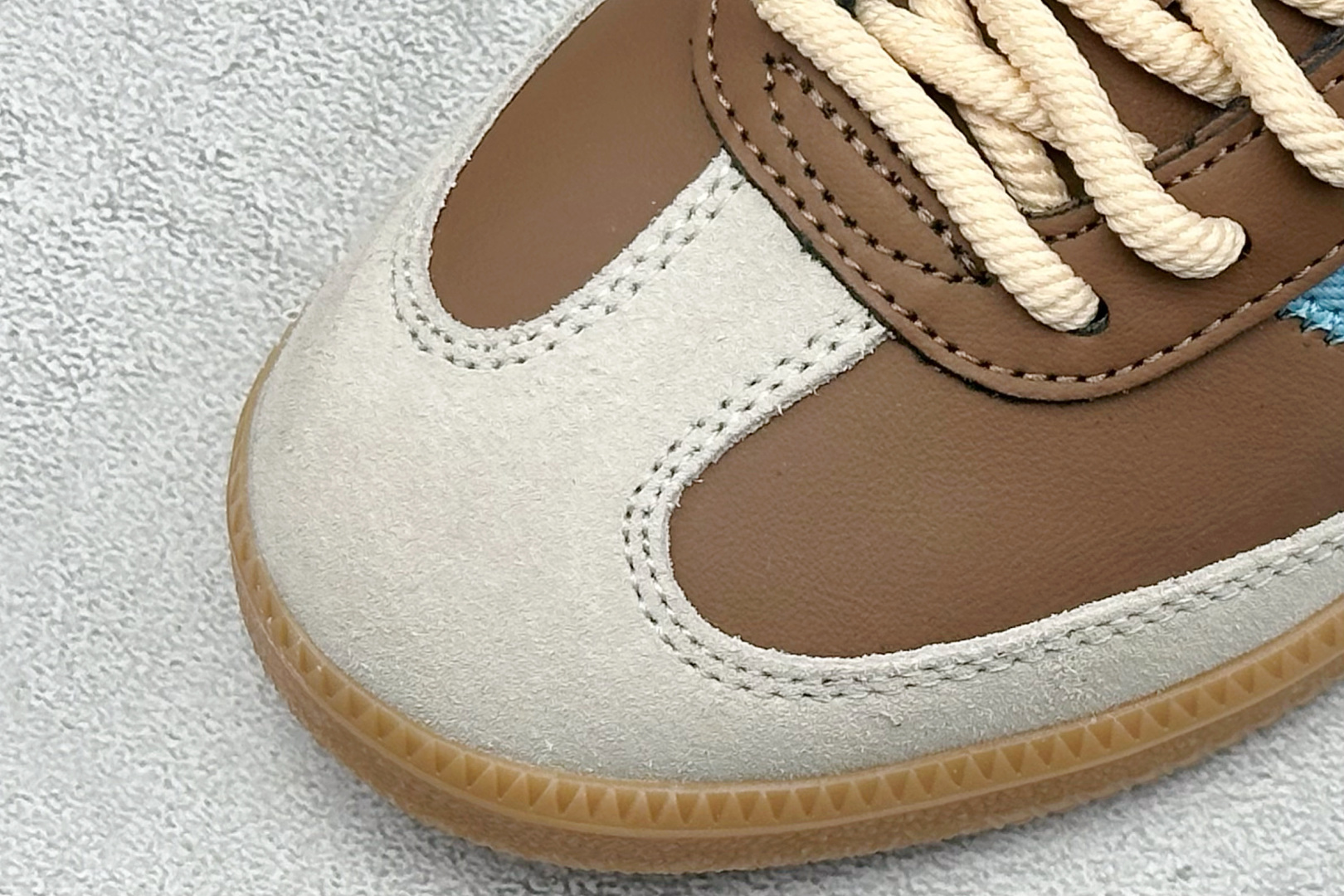 RS版Toy Story x Adidas Originals Samba Woody 联名款 阿迪达斯经典款复古休闲板鞋 JI3099-Top High Quatity Cheap Sneakers Fashion Clothing Clothes Bags handbags Shoes of all Brand wholesale With The best Quality And Beautiful Price from China Factory Chinese suppliers wholesaler seller RS版Toy Story x Adidas Originals Samba Woody 联名款 阿迪达斯经典款复古休闲板鞋 JI3099