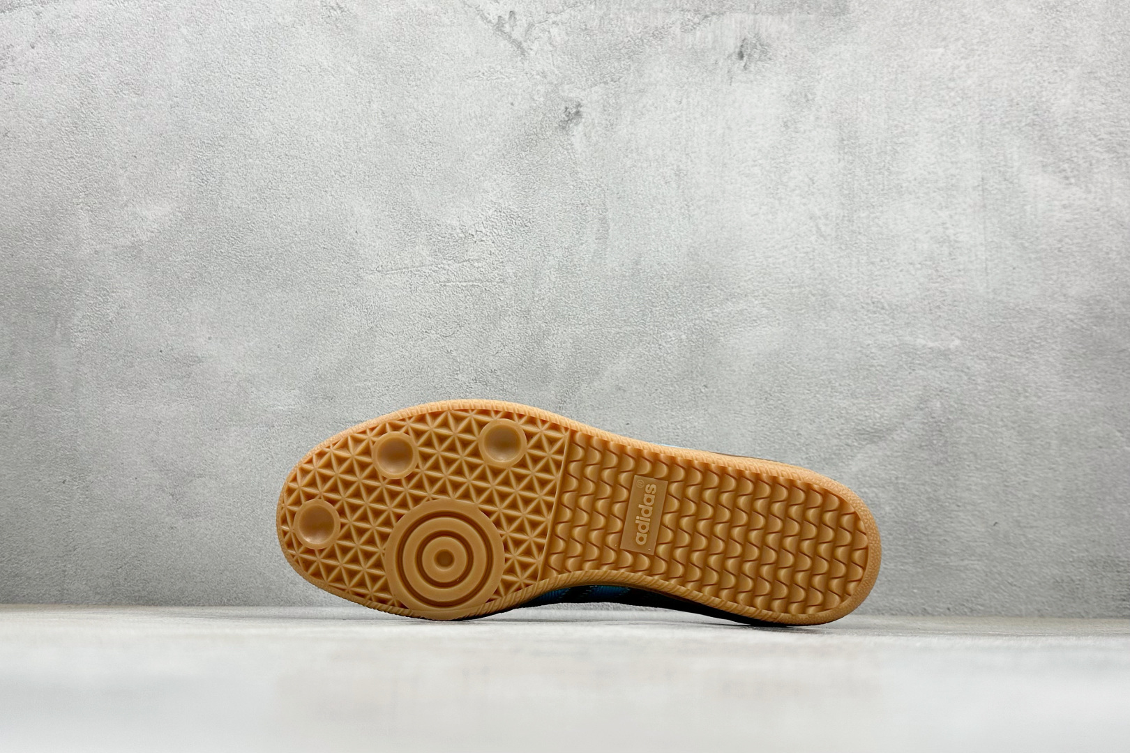 RS版Toy Story x Adidas Originals Samba Woody 联名款 阿迪达斯经典款复古休闲板鞋 JI3099-Top High Quatity Cheap Sneakers Fashion Clothing Clothes Bags handbags Shoes of all Brand wholesale With The best Quality And Beautiful Price from China Factory Chinese suppliers wholesaler seller RS版Toy Story x Adidas Originals Samba Woody 联名款 阿迪达斯经典款复古休闲板鞋 JI3099