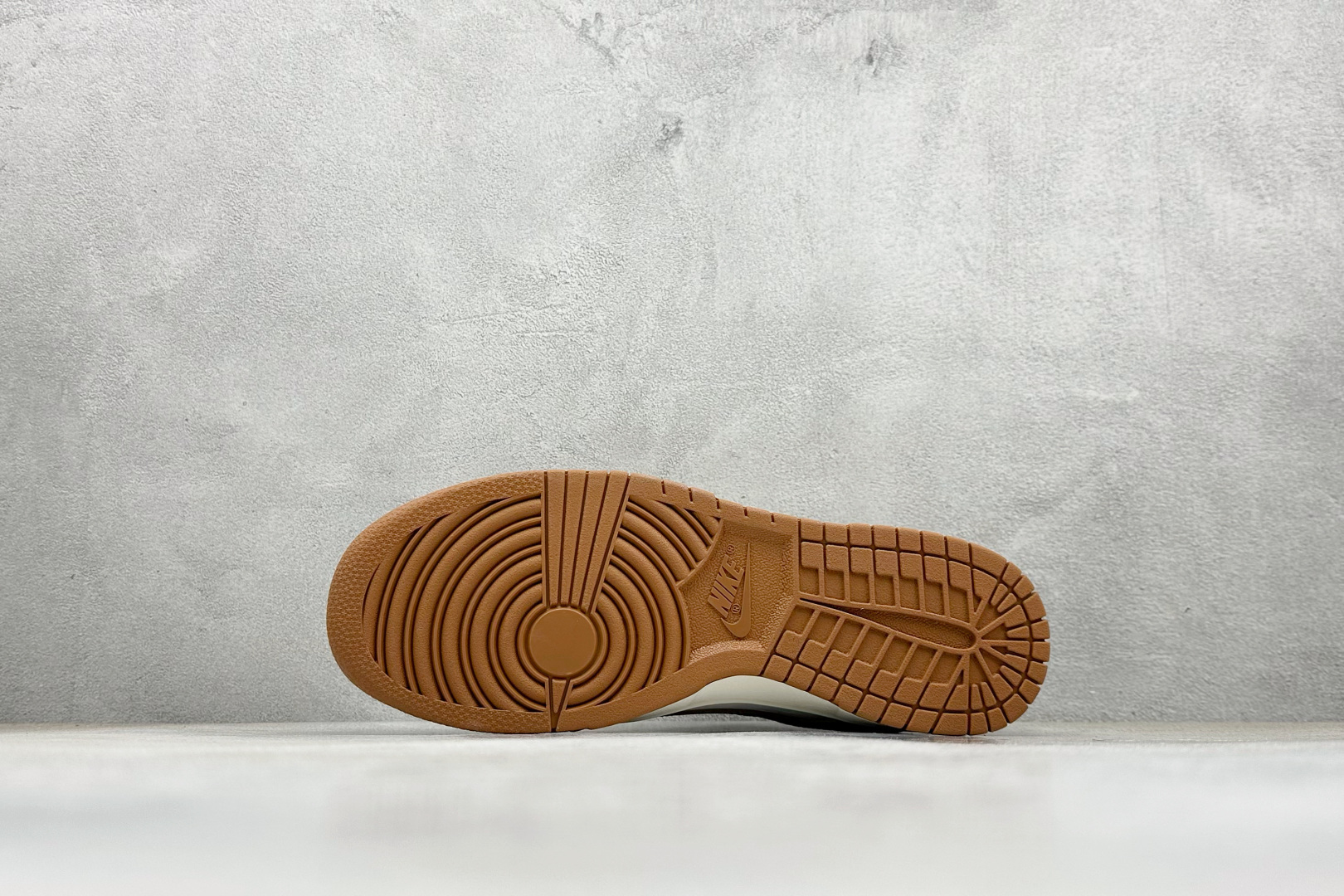 280 SC版Nike SB Dunk Low 三方联名 卡其棕 高端定制 低帮休闲板鞋 SG6688-005-Chinese UA Cheap High Quatity Brand Clothes Bags handbags Sneakers wholesale wholesaler seller from China Factory suppliers Fashion Clothing Shoes best Quality Beautiful Price 280 SC版Nike SB Dunk Low 三方联名 卡其棕 高端定制 低帮休闲板鞋 SG6688-005