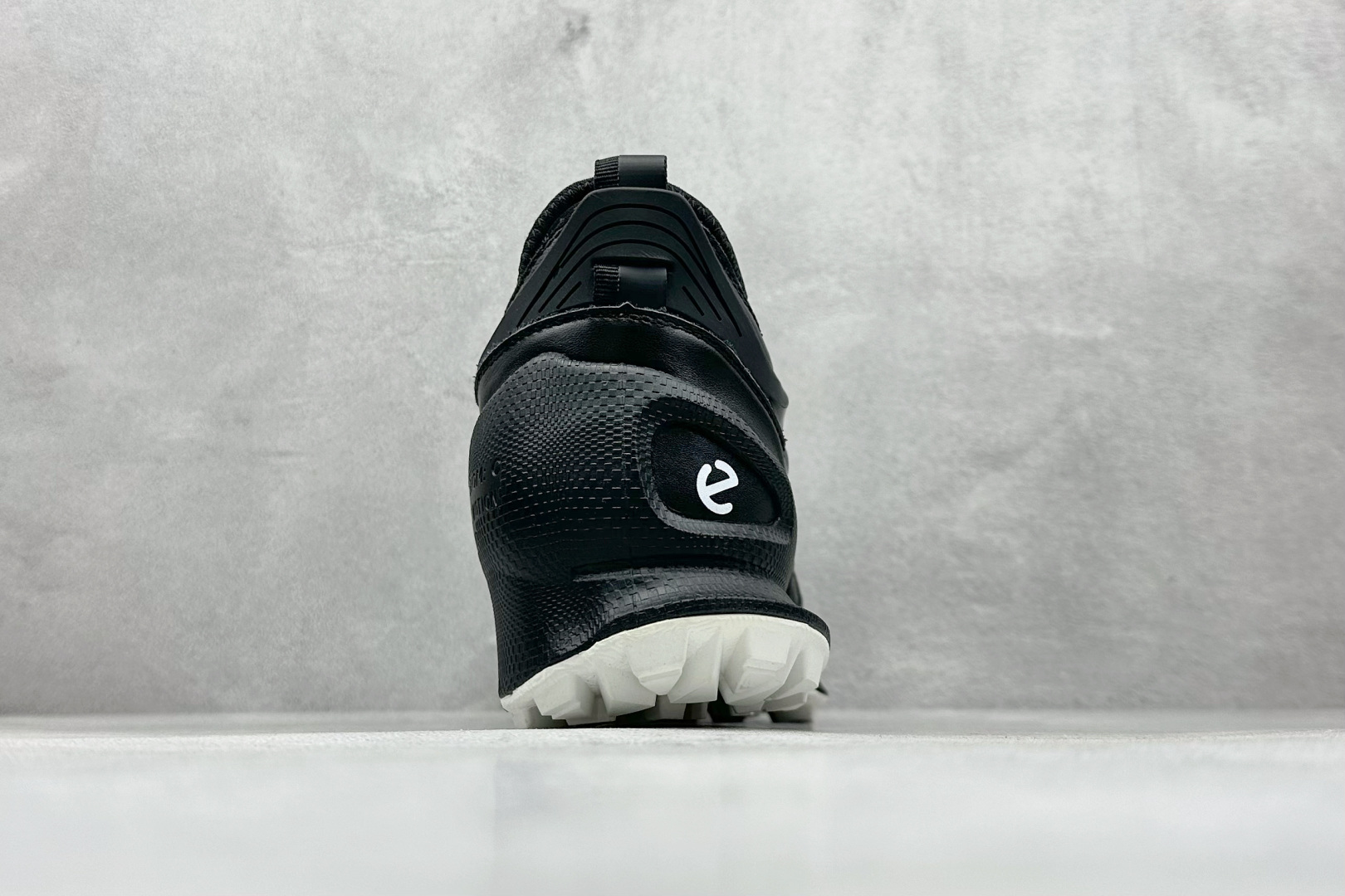 280 Ecco/爱步 健步BIOMC踪迹3代 官网新品 皮面户外防水休闲运动男鞋 803384