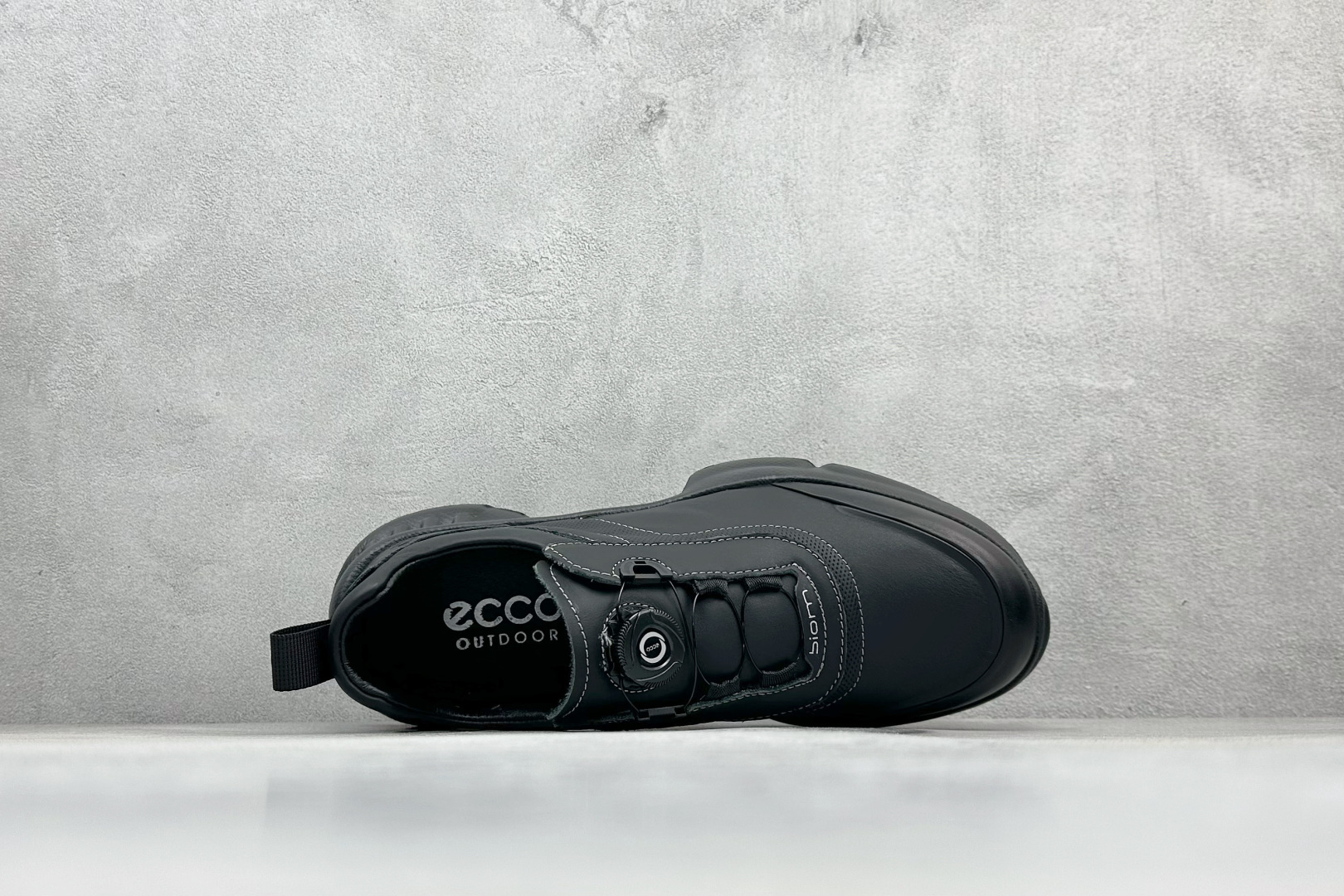 300 Ecco 爱步健步BIOM系列真皮免系带男士运动鞋 800927-010