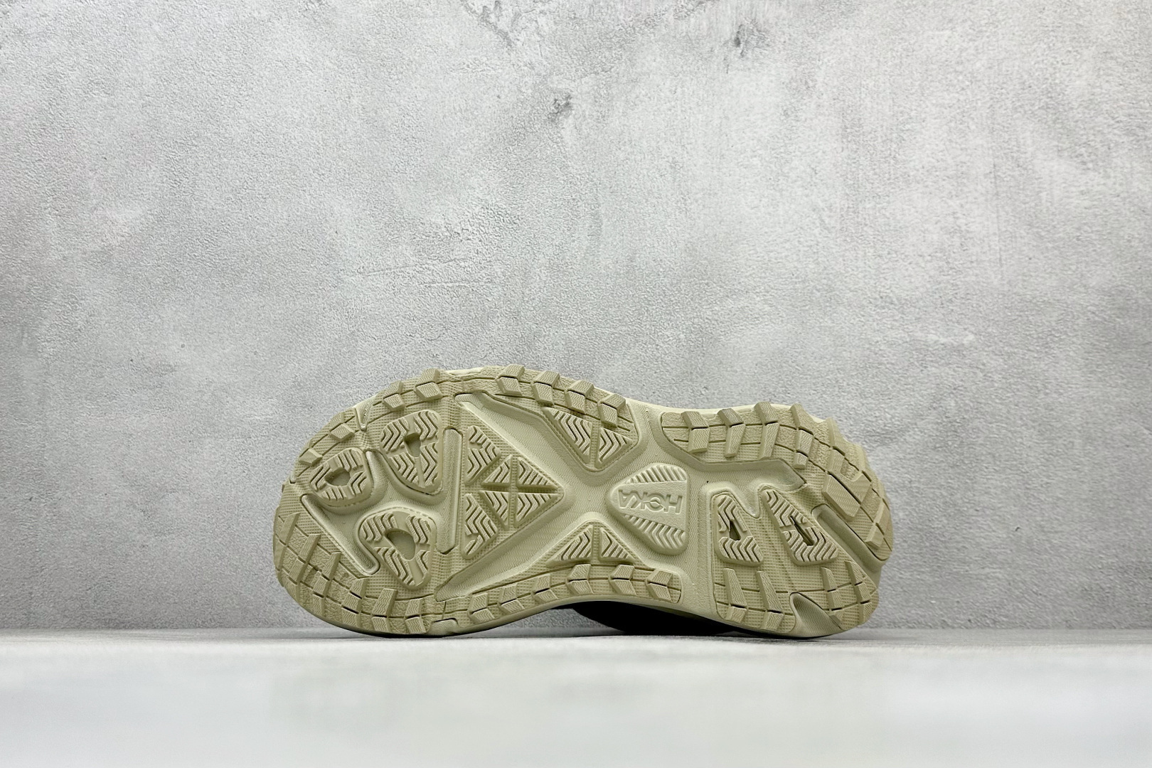 180 Hoka One One StinSon 7 低帮厚底轻量透气网纱休闲运动慢跑鞋 1141530-OSH