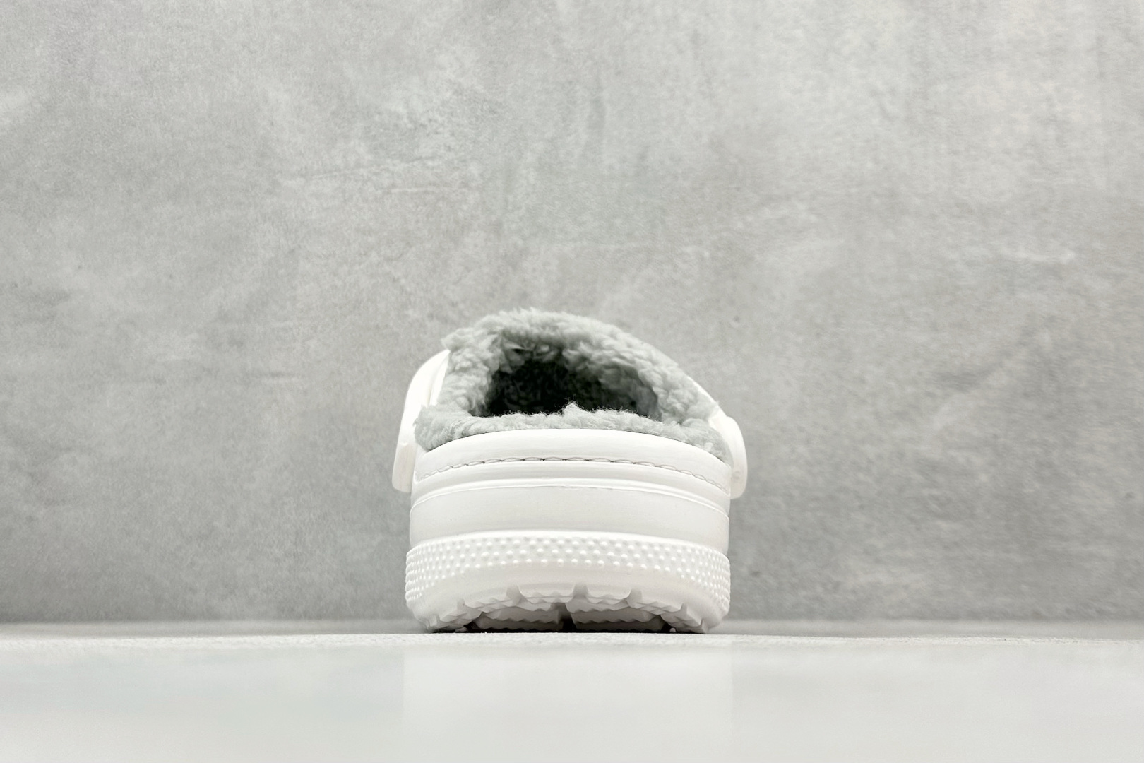 120 Crocs卡骆驰 明星贝雅加绒 透气洞洞运动凉鞋