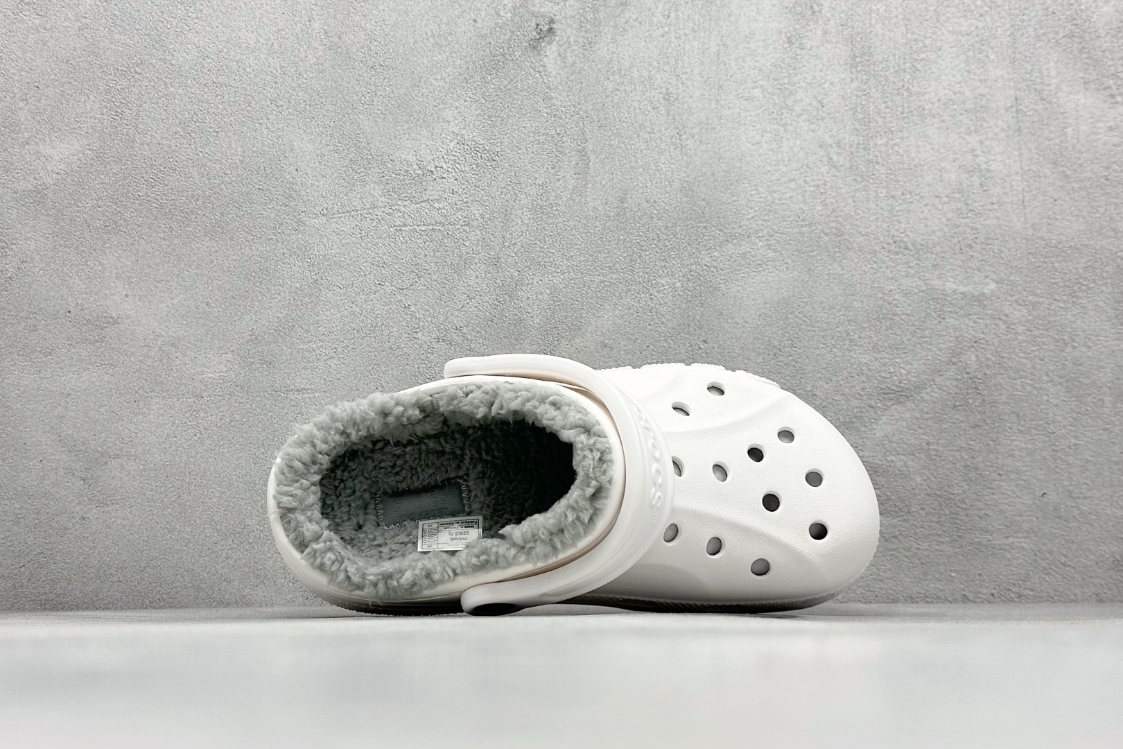 120 Crocs卡骆驰 明星贝雅加绒 透气洞洞运动凉鞋