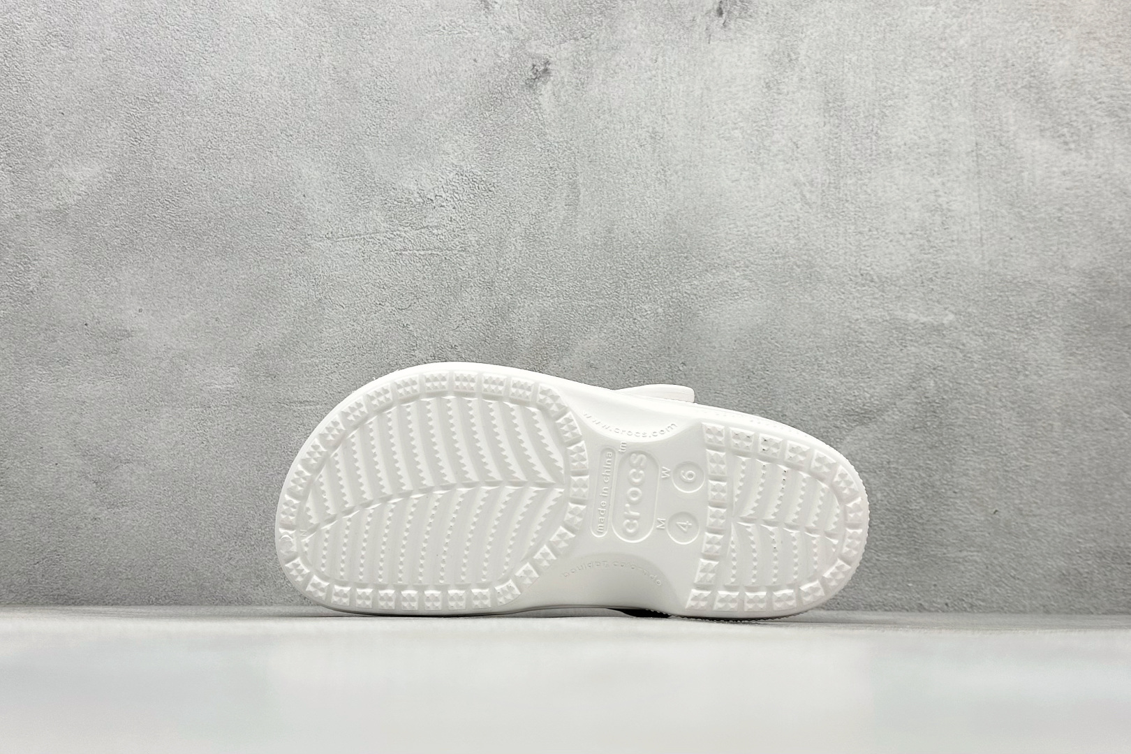 120 Crocs卡骆驰 明星贝雅加绒 透气洞洞运动凉鞋