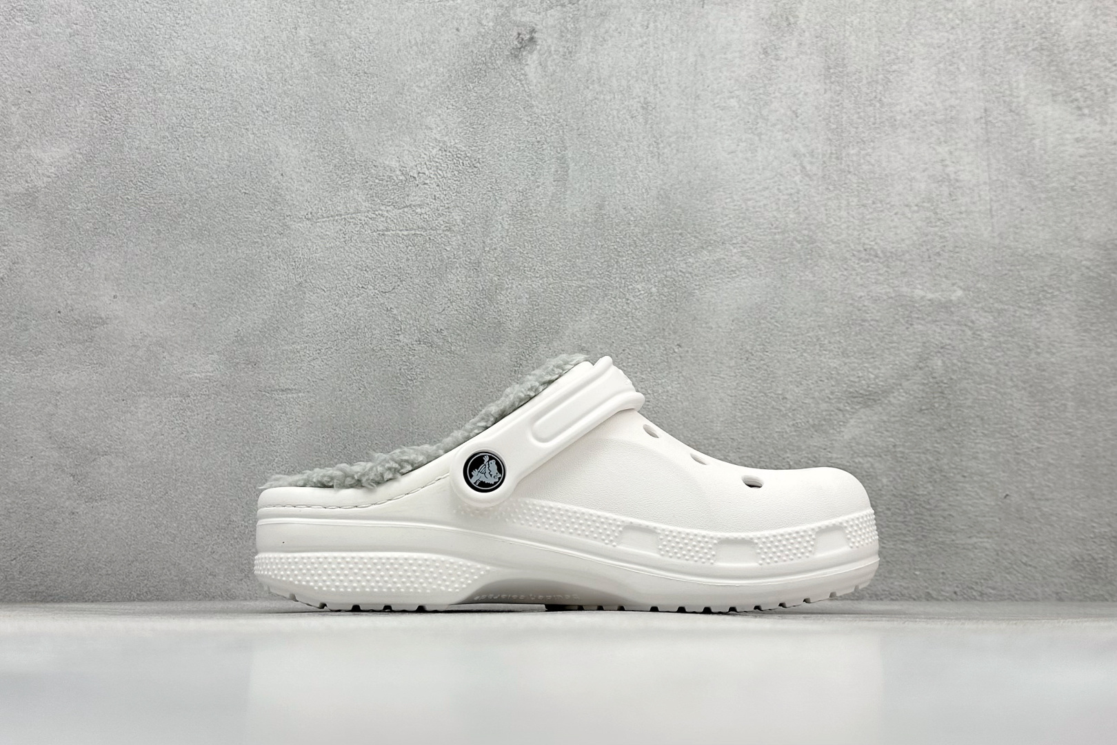 120 Crocs卡骆驰 明星贝雅加绒 透气洞洞运动凉鞋