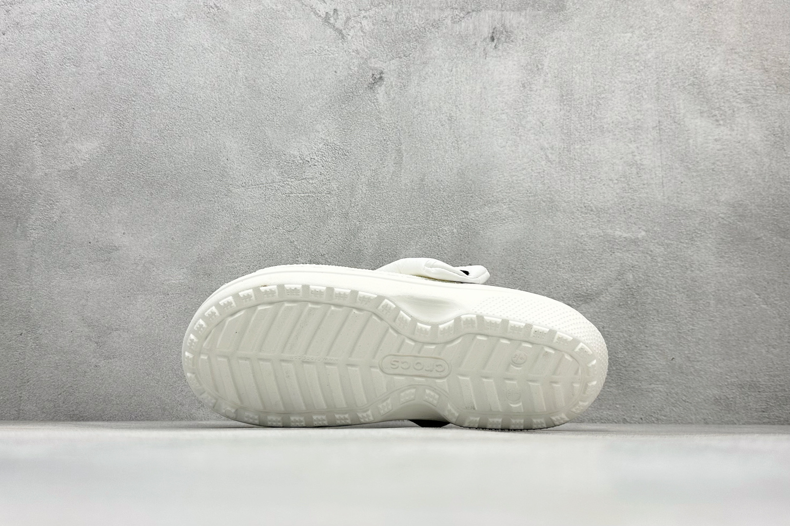 120 Crocs卡骆驰 明星加绒 透气洞洞运动凉鞋 透明防水袋包装