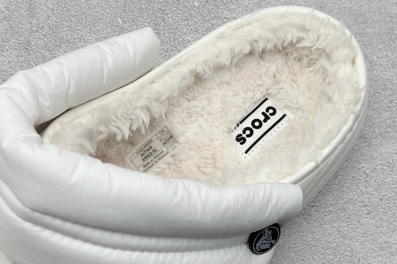 120 Crocs卡骆驰 明星加绒 透气洞洞运动凉鞋 透明防水袋包装