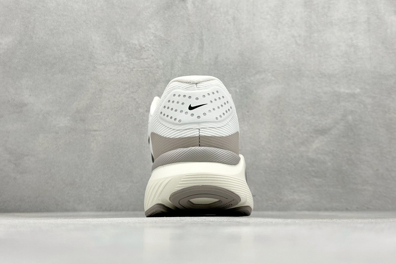 180 RS版NK Zoom Structure 26代 缓震舒适轻量跑步鞋 IB5698-100-Chinese UA Cheap High Quatity Brand Clothes Bags handbags Sneakers wholesale wholesaler seller from China Factory suppliers Fashion Clothing Shoes best Quality Beautiful Price 180 RS版NK Zoom Structure 26代 缓震舒适轻量跑步鞋 IB5698-100