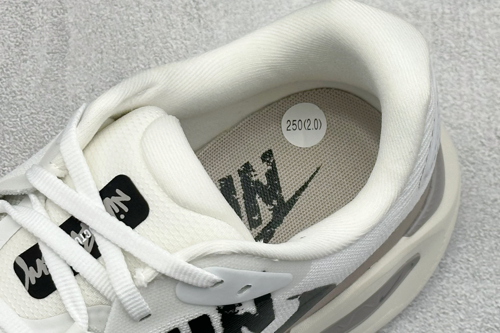 180 RS版NK Zoom Structure 26代 缓震舒适轻量跑步鞋 IB5698-100-Chinese UA Cheap High Quatity Brand Clothes Bags handbags Sneakers wholesale wholesaler seller from China Factory suppliers Fashion Clothing Shoes best Quality Beautiful Price 180 RS版NK Zoom Structure 26代 缓震舒适轻量跑步鞋 IB5698-100