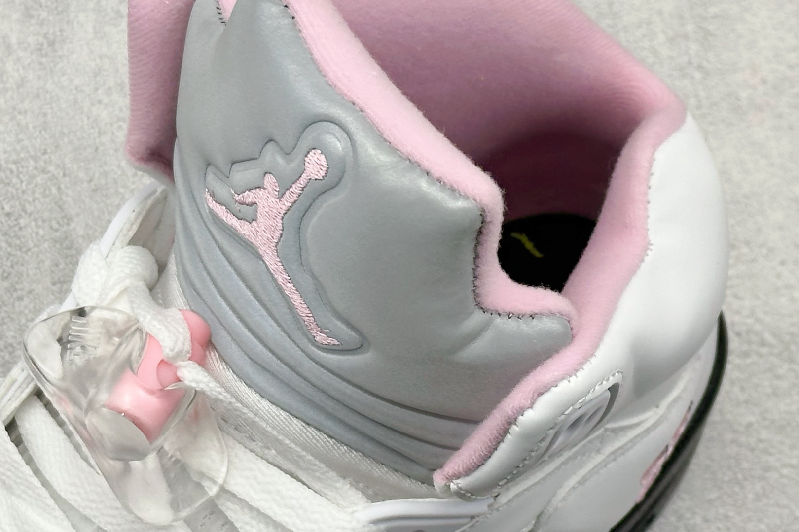 280 KW版Air Jordan 5 Retro ”35th Anniversary” AJ5 乔5少女粉 HQ7978-102-Chinese UA Cheap High Quatity Brand Clothes Bags handbags Sneakers wholesale wholesaler seller from China Factory suppliers Fashion Clothing Shoes best Quality Beautiful Price 280 KW版Air Jordan 5 Retro ”35th Anniversary” AJ5 乔5少女粉 HQ7978-102