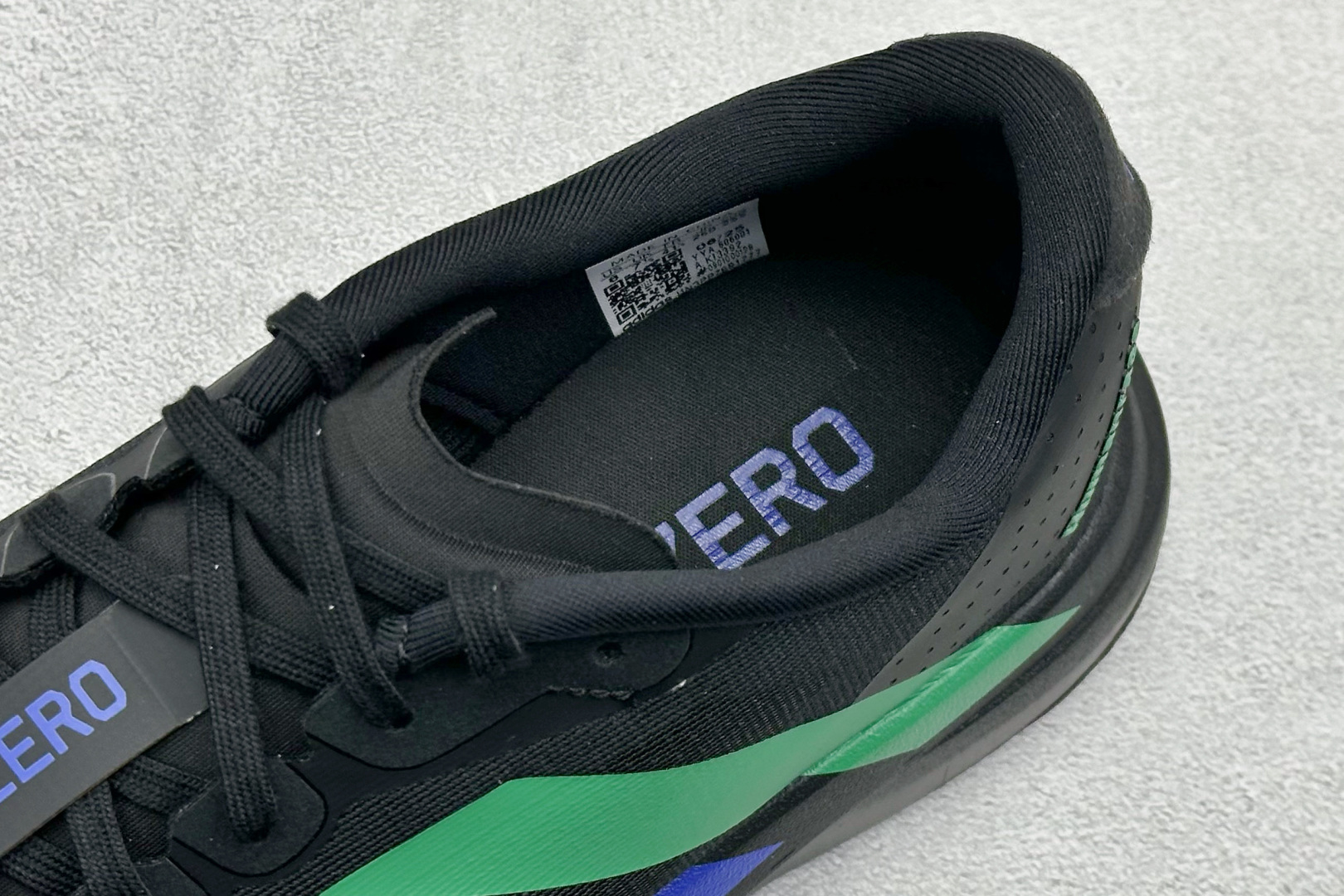 260 P Adidas Adizero Evo SL 阿迪超轻透气缓震跑鞋 KI3392