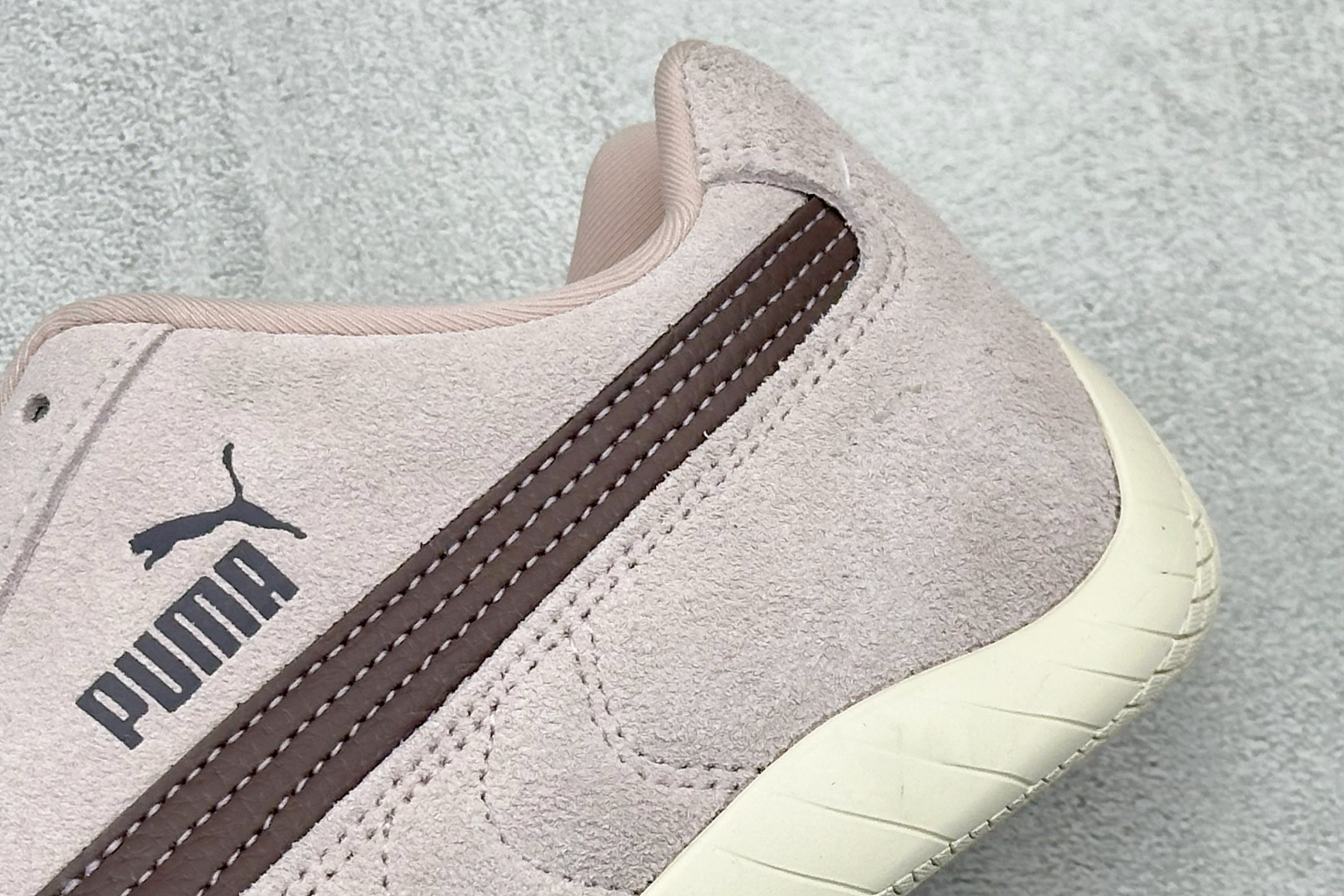 CS版Puma Speedcet OG 彪马低帮复古运动休闲赛车跑鞋 以趣味十足又前卫复古的设计引领潮流