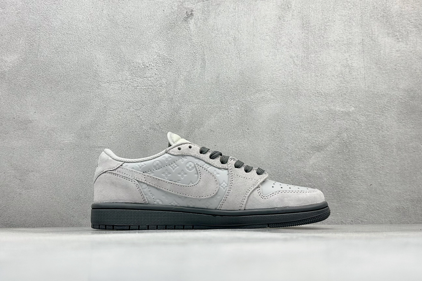 280 XC版Travis Scott x Fragment Design x Air Jordan 1 Low SP AJ1 乔1联名 灰猪八压花 低帮文化休闲板鞋 DZ5899-040
