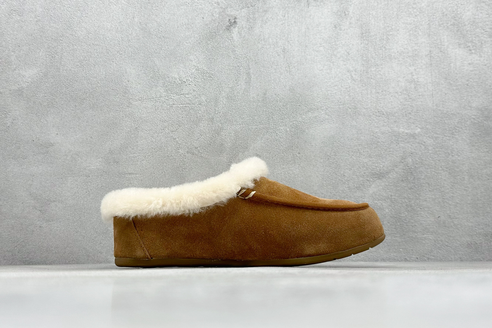 260 UGG 百搭单品 东莞纯原UGG 秋冬羊皮毛一脚蹬懒人鞋 1171391