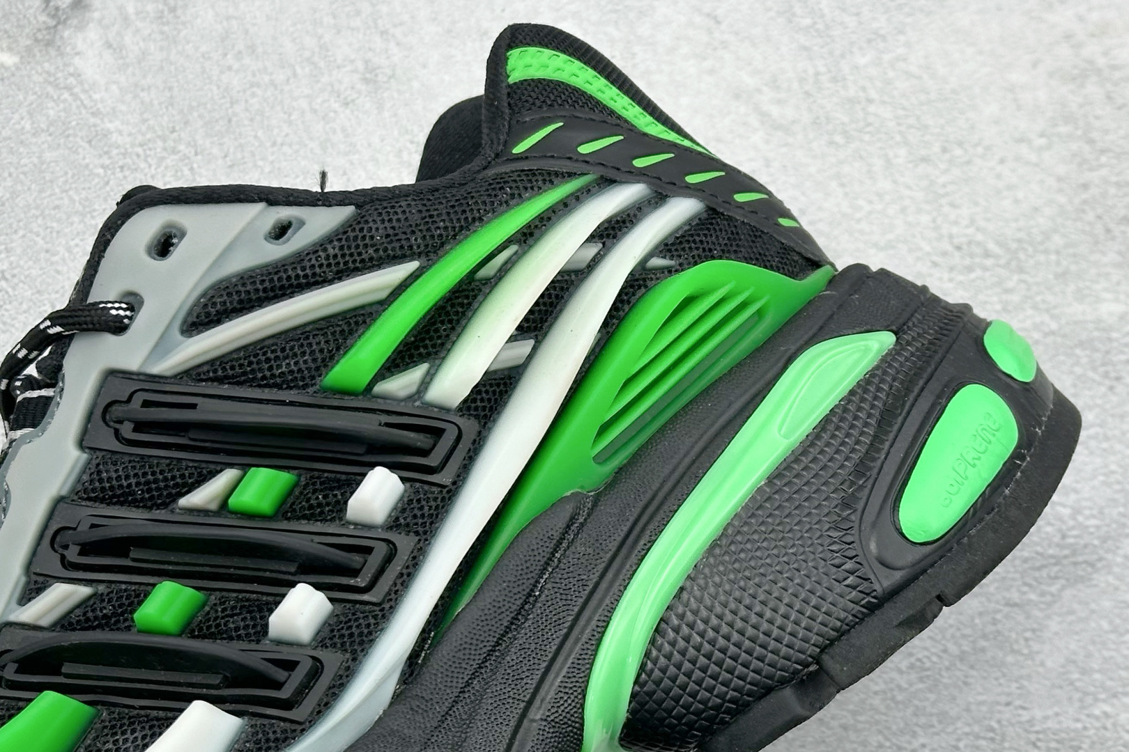 240 Adidas Originals Adistar Jellyfish 阿迪复古舒适防滑减震运动鞋 JP9266