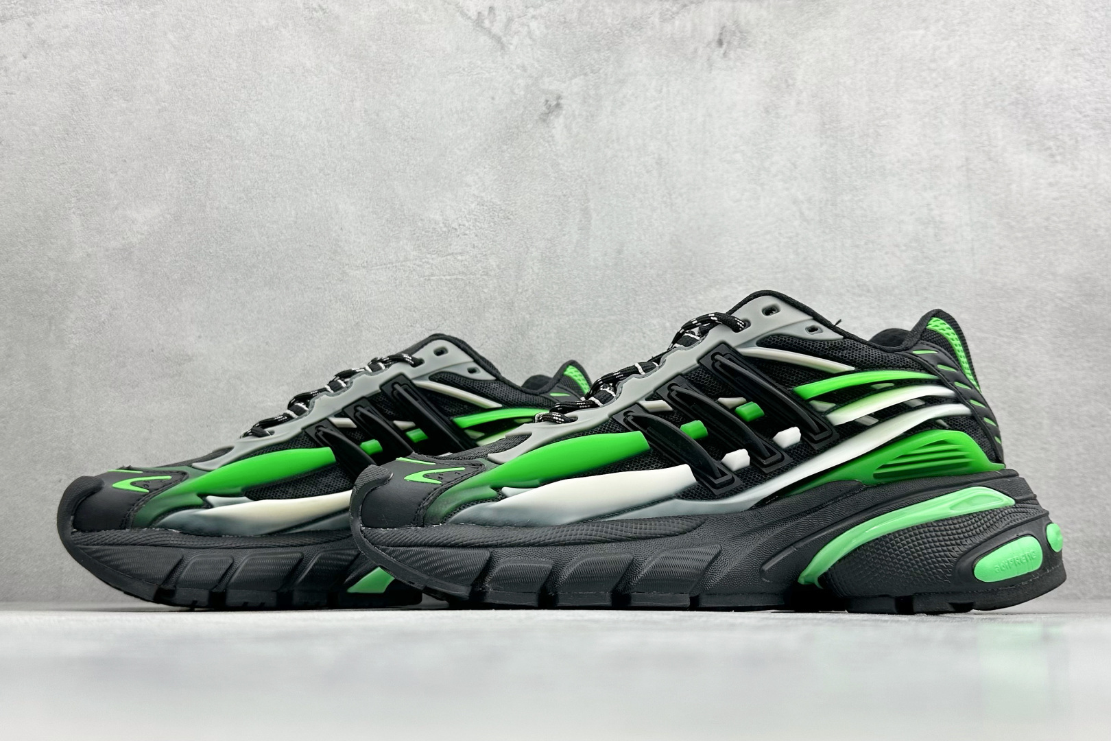 240 Adidas Originals Adistar Jellyfish 阿迪复古舒适防滑减震运动鞋 JP9266