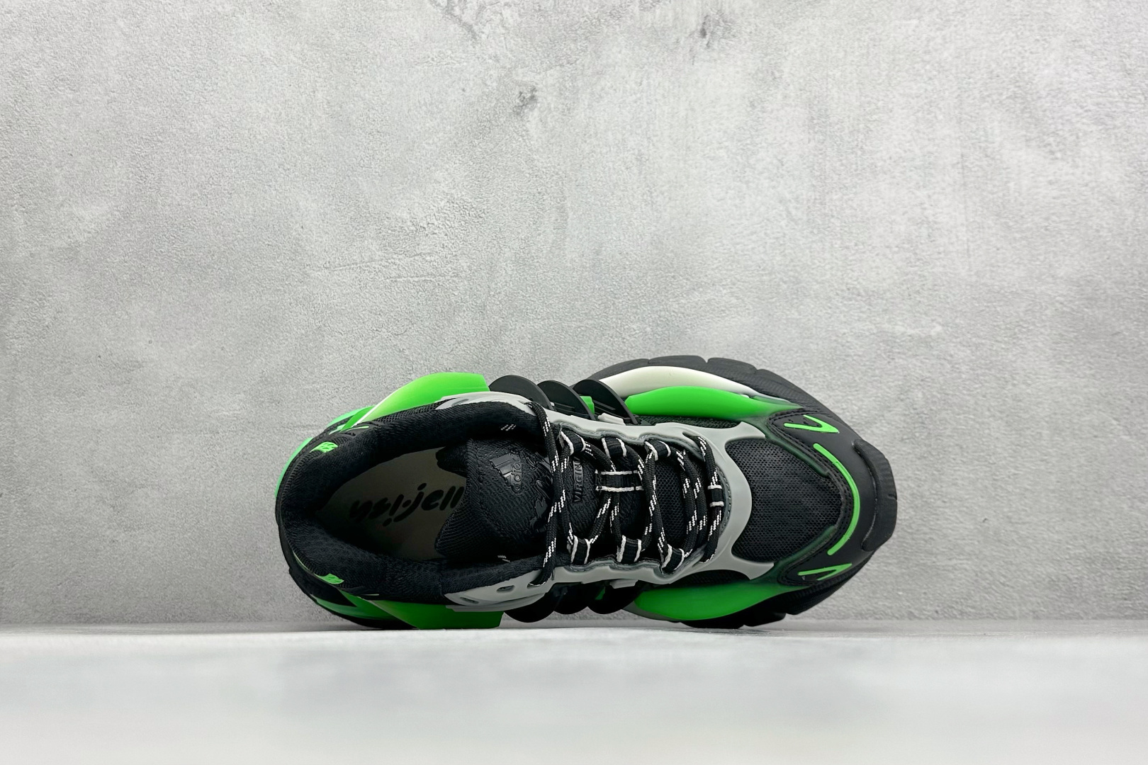 240 Adidas Originals Adistar Jellyfish 阿迪复古舒适防滑减震运动鞋 JP9266