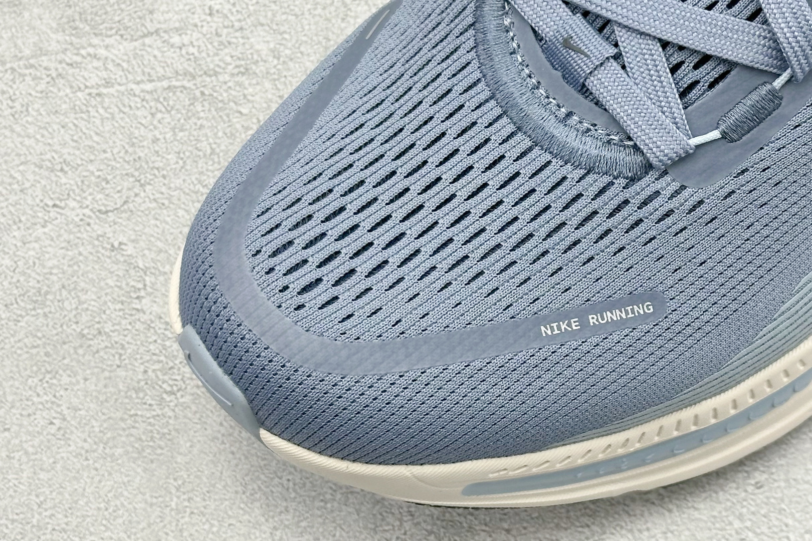 💰 RS版 NK Zoom VOMERO 18 网面透气轻量跑鞋外贸专供订单 原厂折返国内销售 国外专柜