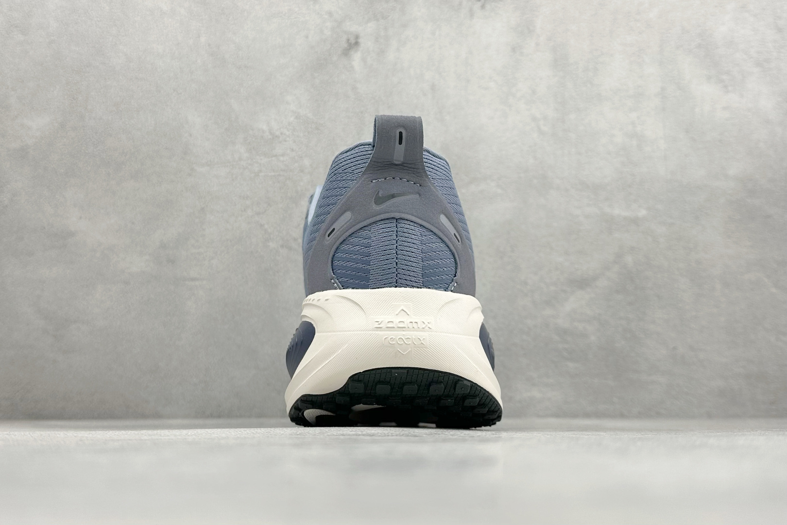 💰 RS版 NK Zoom VOMERO 18 网面透气轻量跑鞋外贸专供订单 原厂折返国内销售 国外专柜