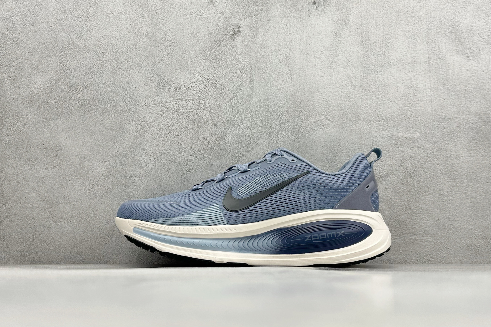 💰 RS版 NK Zoom VOMERO 18 网面透气轻量跑鞋外贸专供订单 原厂折返国内销售 国外专柜