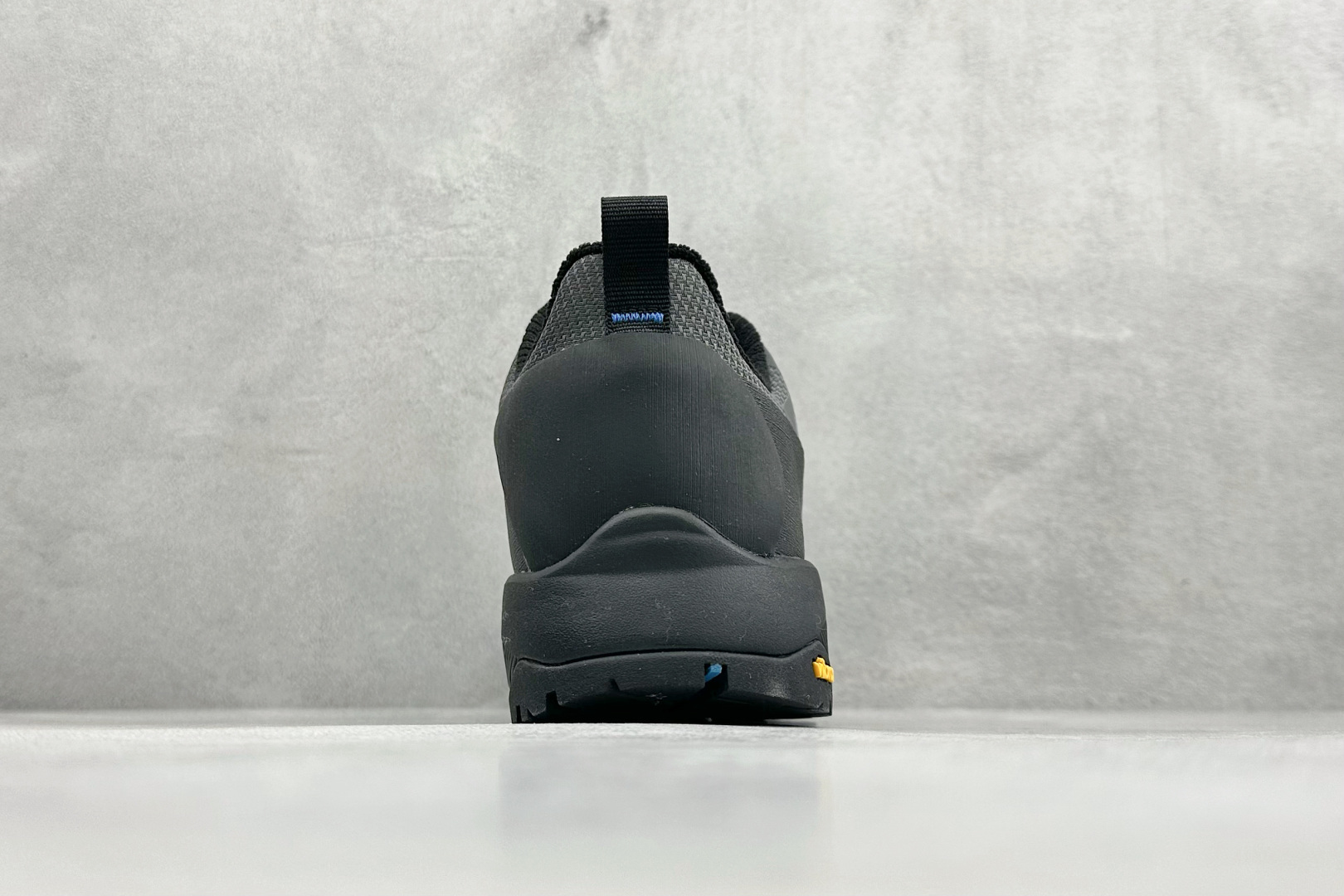 260 北面M VERTO ALPINE MID GORE-TEX低帮户外防水机能鞋 NFOA83NBMN-383