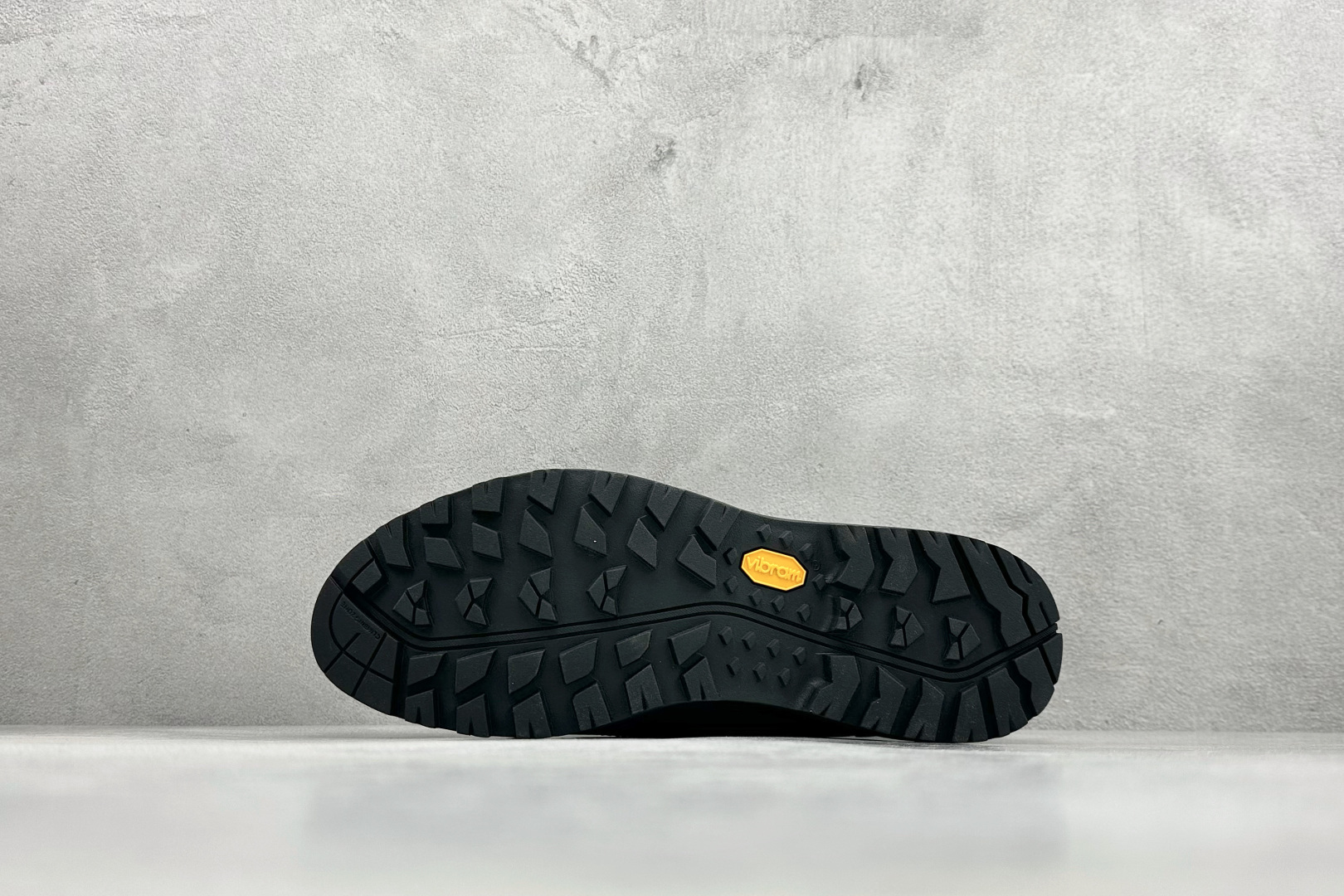 260 北面M VERTO ALPINE MID GORE-TEX低帮户外防水机能鞋 NFOA83NBMN8-382