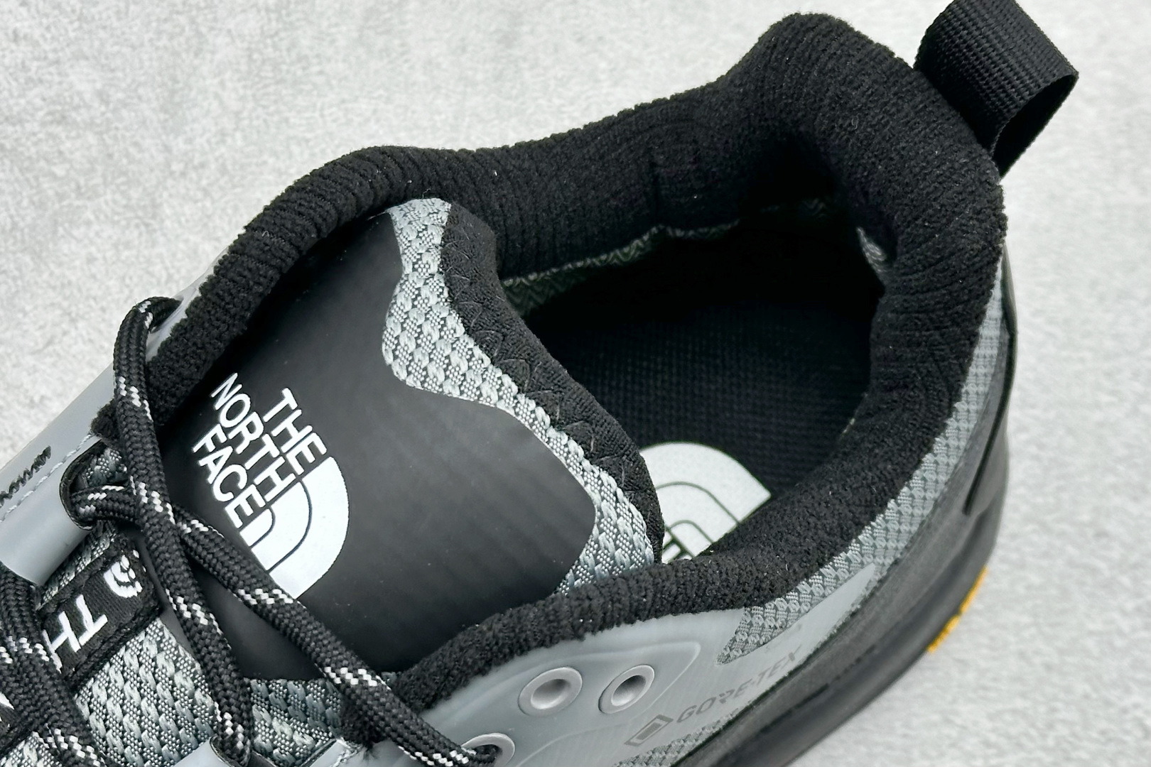 260 北面M VERTO ALPINE MID GORE-TEX低帮户外防水机能鞋 NFOA83NBMN8-384