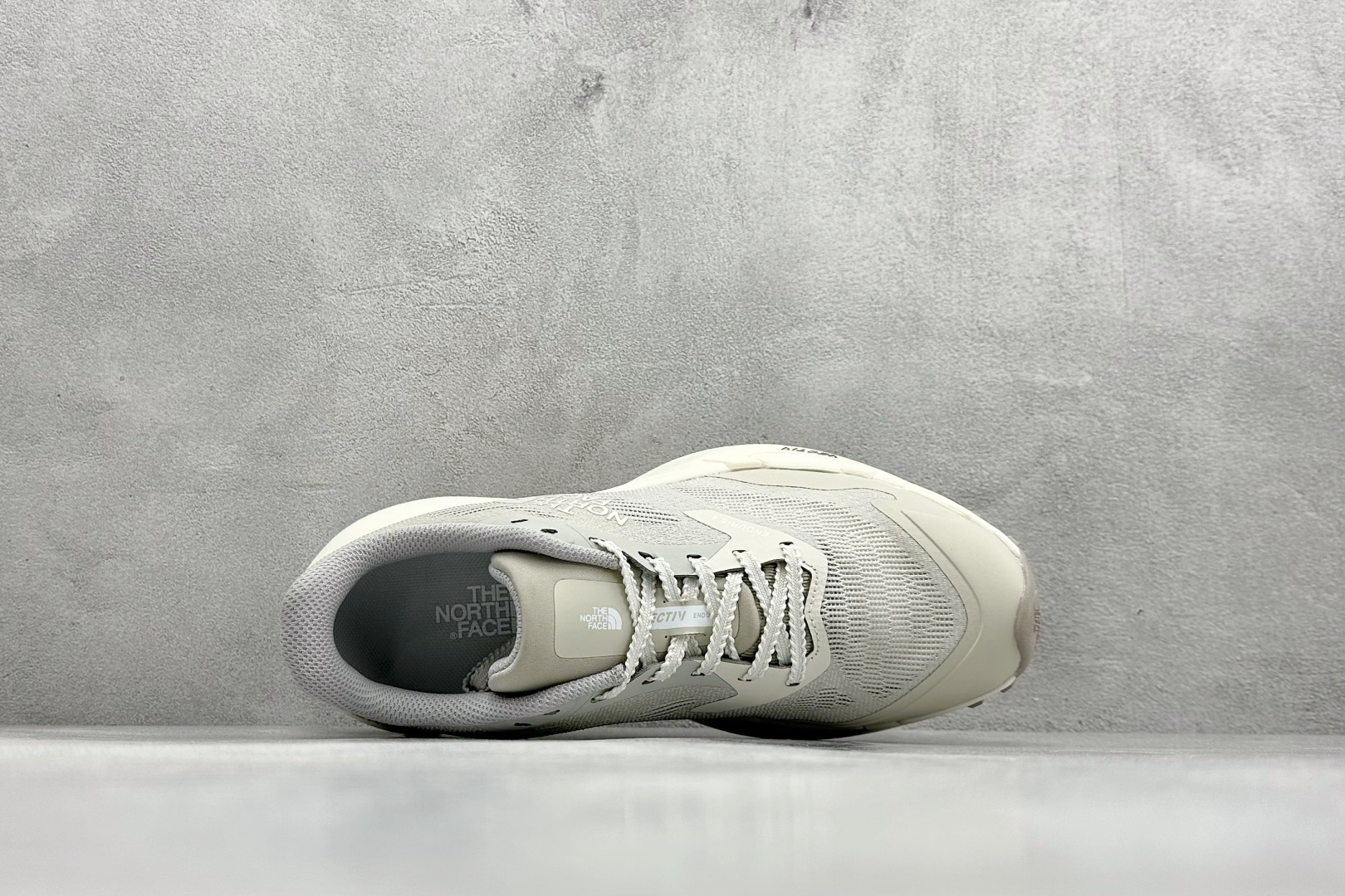 180 北面 M VECTIV ENDURIS 4 圆头系带减震耐磨低帮徒步鞋 NS97R03D