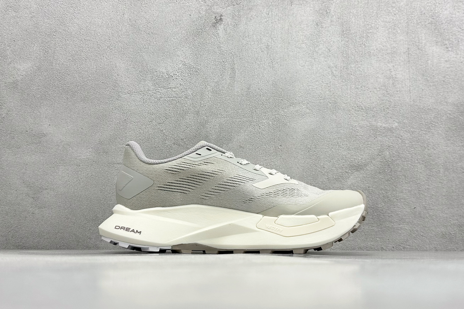 180 北面 M VECTIV ENDURIS 4 圆头系带减震耐磨低帮徒步鞋 NS97R03D