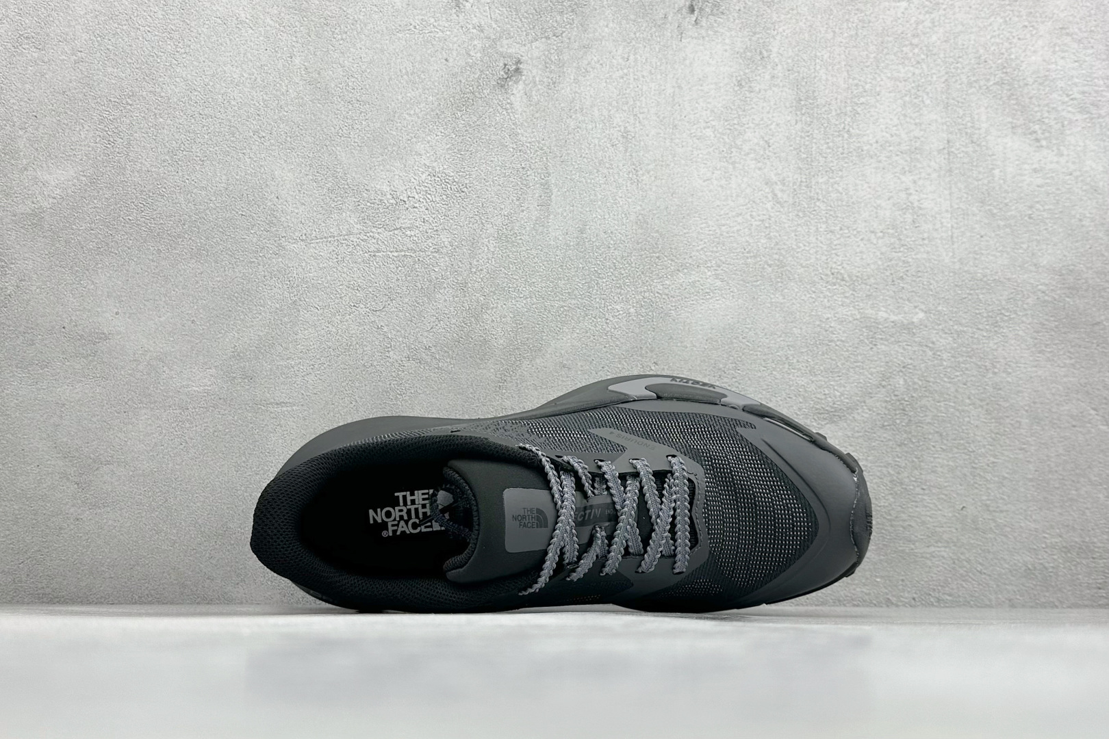 180 北面 M VECTIV ENDURIS 4 圆头系带减震耐磨低帮徒步鞋 NFOA8AEP-W90