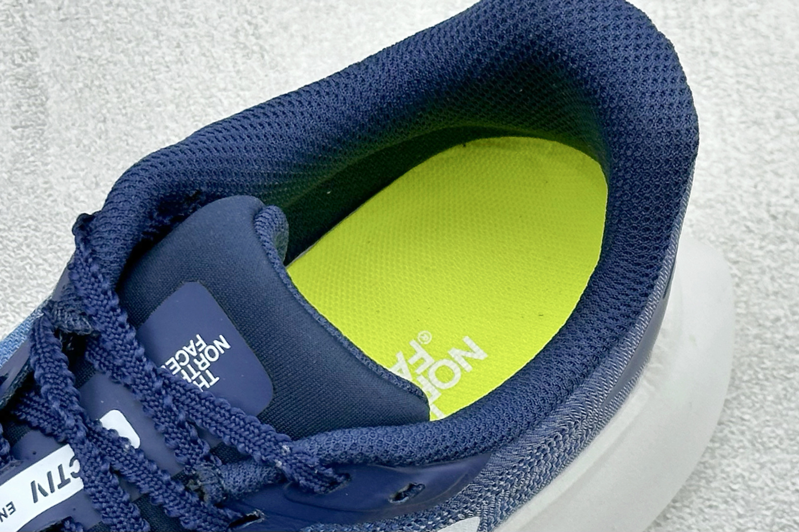 180 北面 M VECTIV ENDURIS 4 圆头系带减震耐磨低帮徒步鞋 NS97R03C