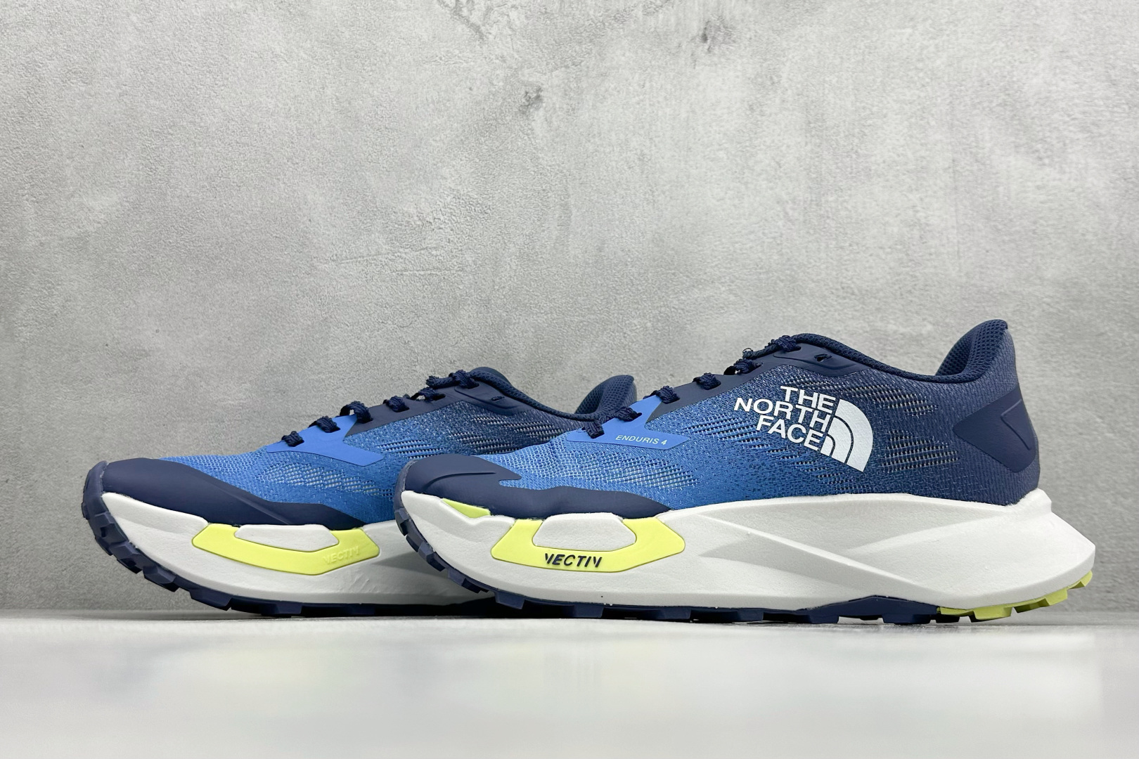 180 北面 M VECTIV ENDURIS 4 圆头系带减震耐磨低帮徒步鞋 NS97R03C