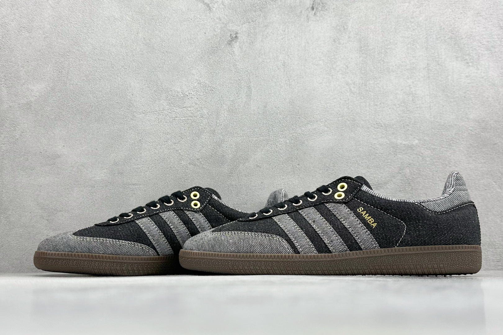 140 Addis Original Samba 复古桑巴板鞋 KJ8858