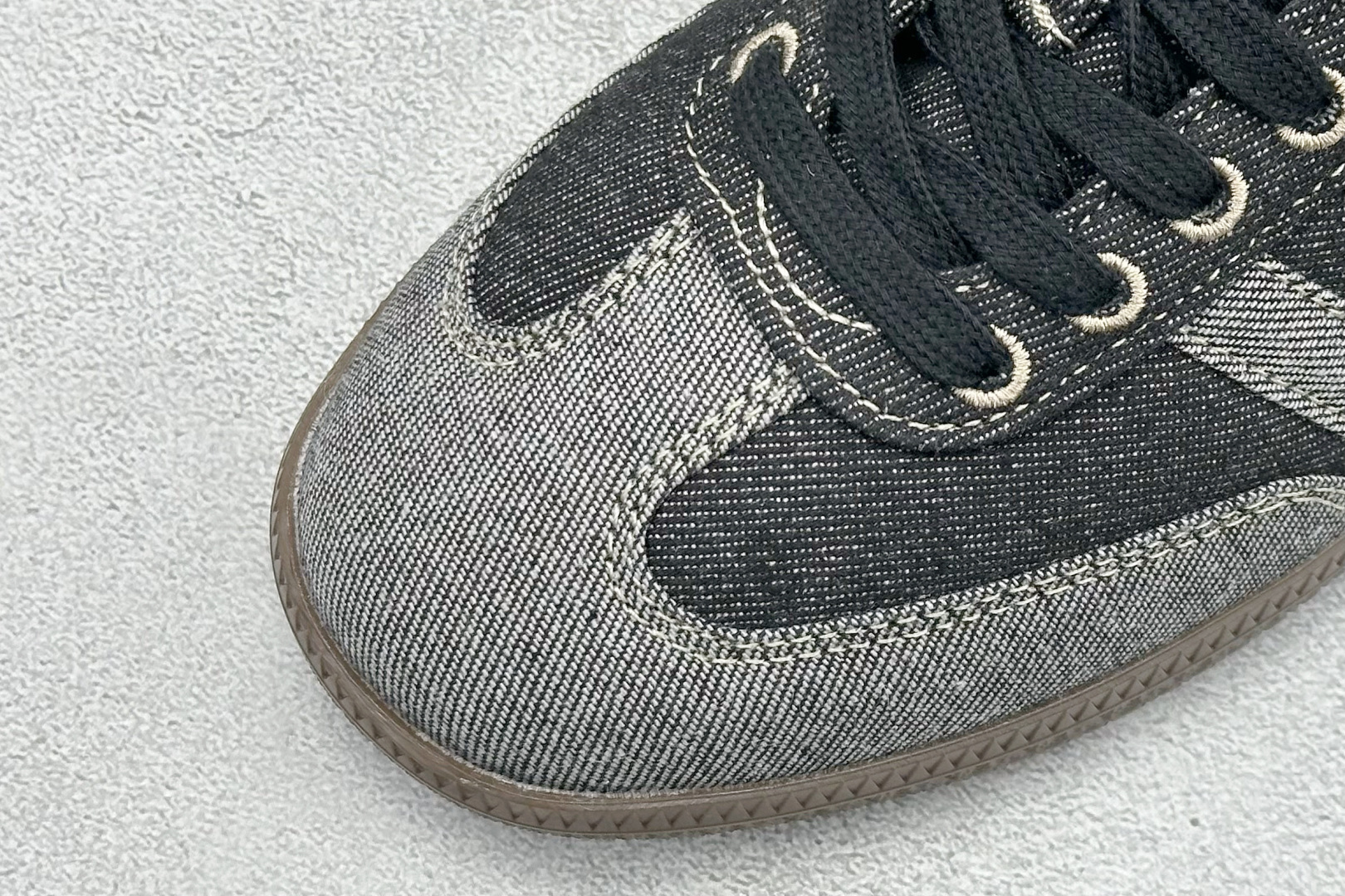 140 Addis Original Samba 复古桑巴板鞋 KJ8858