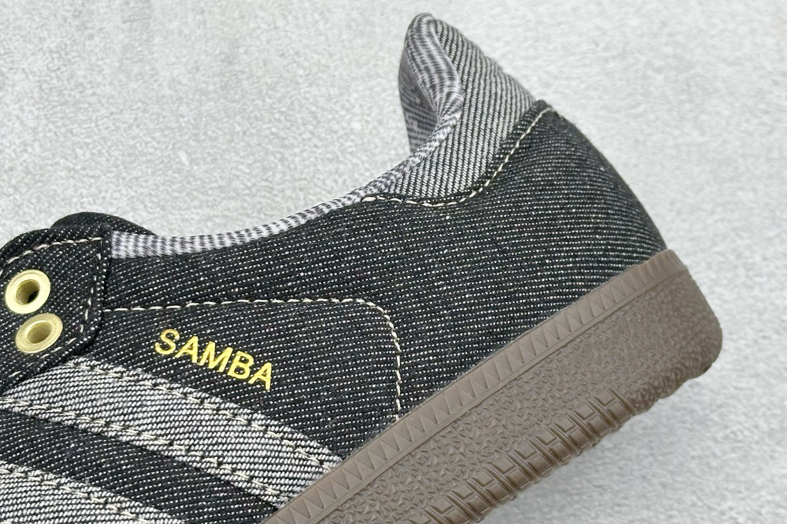 140 Addis Original Samba 复古桑巴板鞋 KJ8858