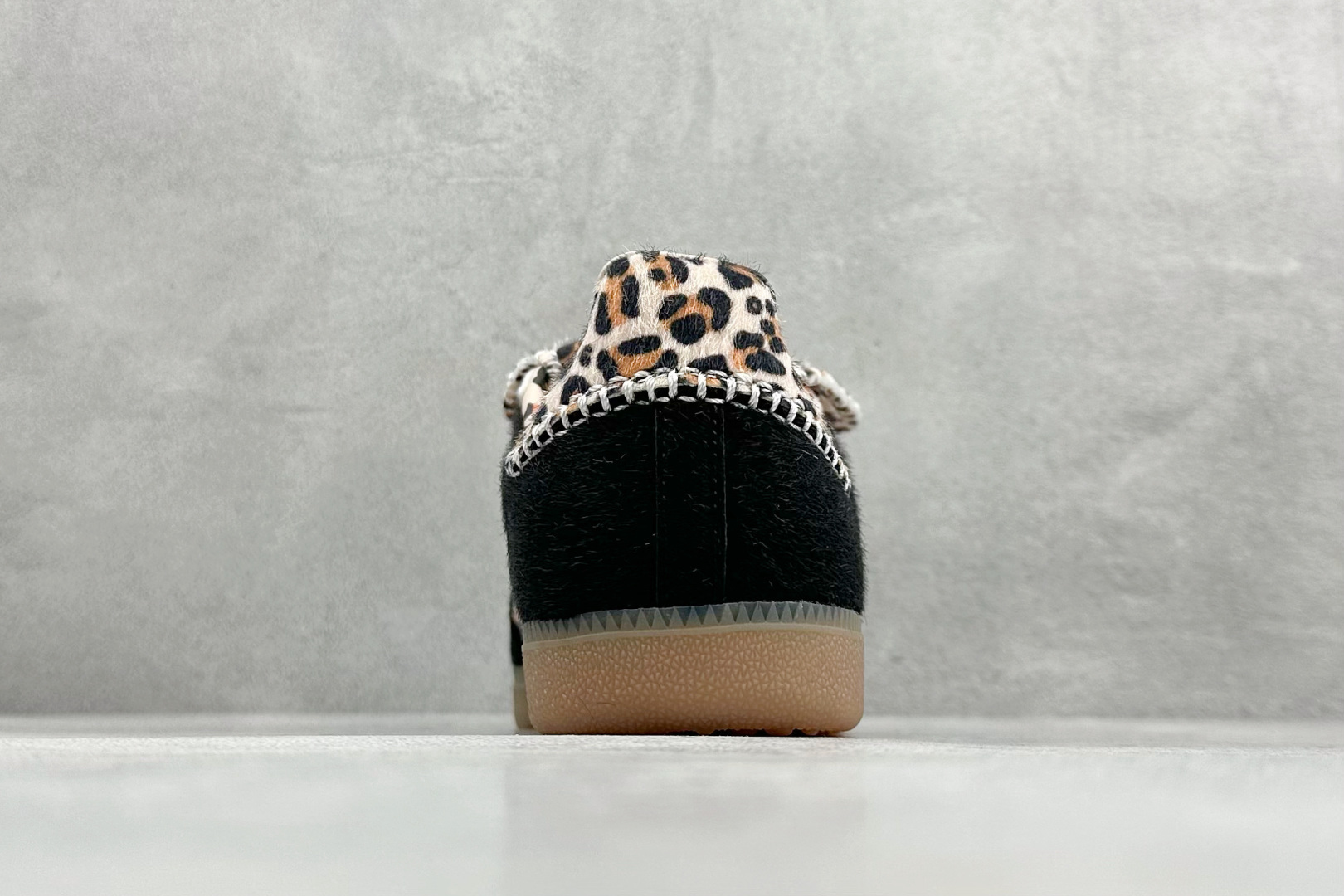 140 Addis Original Samba 复古桑巴板鞋 KJ6590