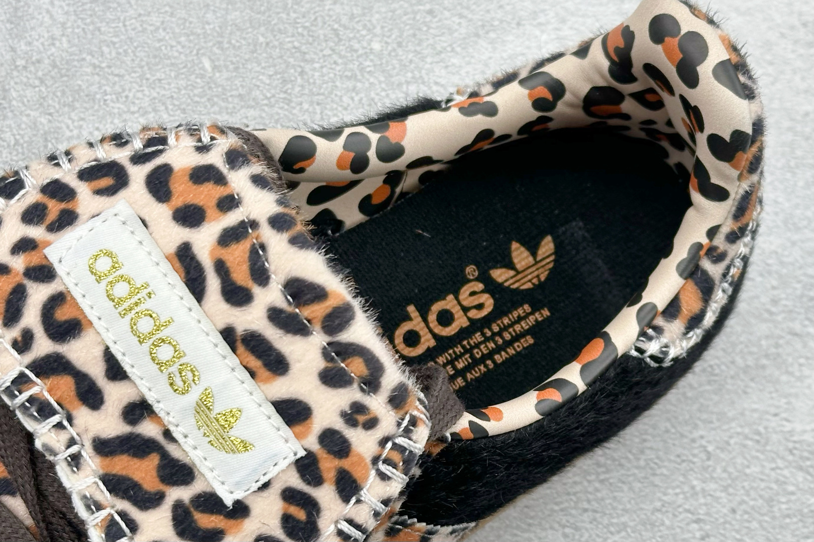 140 Addis Original Samba 复古桑巴板鞋 KJ6590