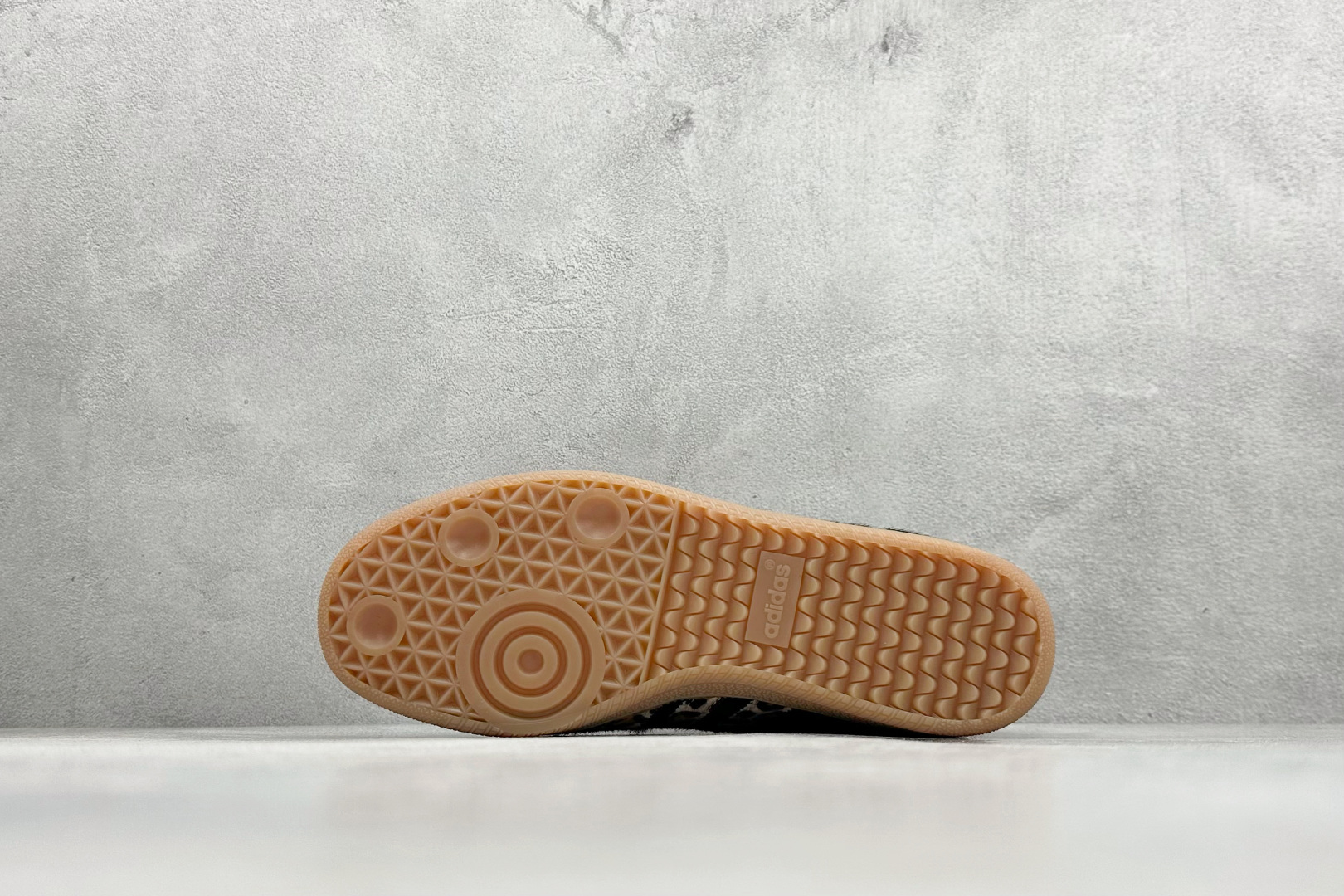 140 Addis Original Samba 复古桑巴板鞋 KJ6590