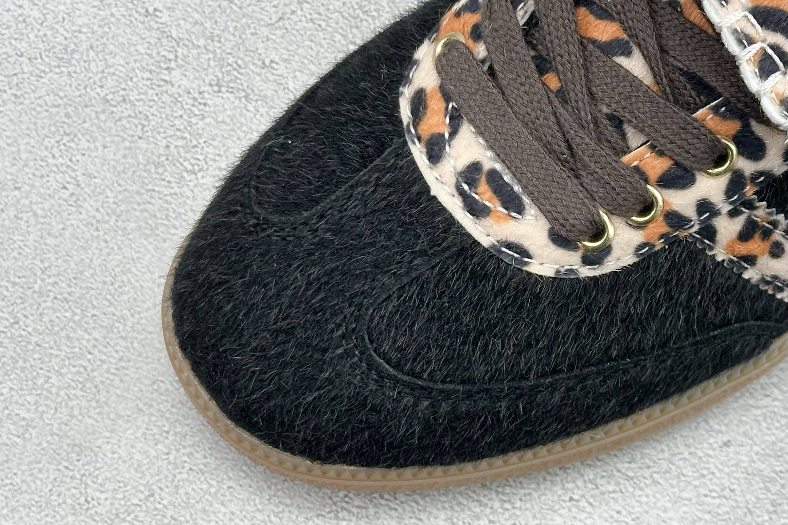 140 Addis Original Samba 复古桑巴板鞋 KJ6590