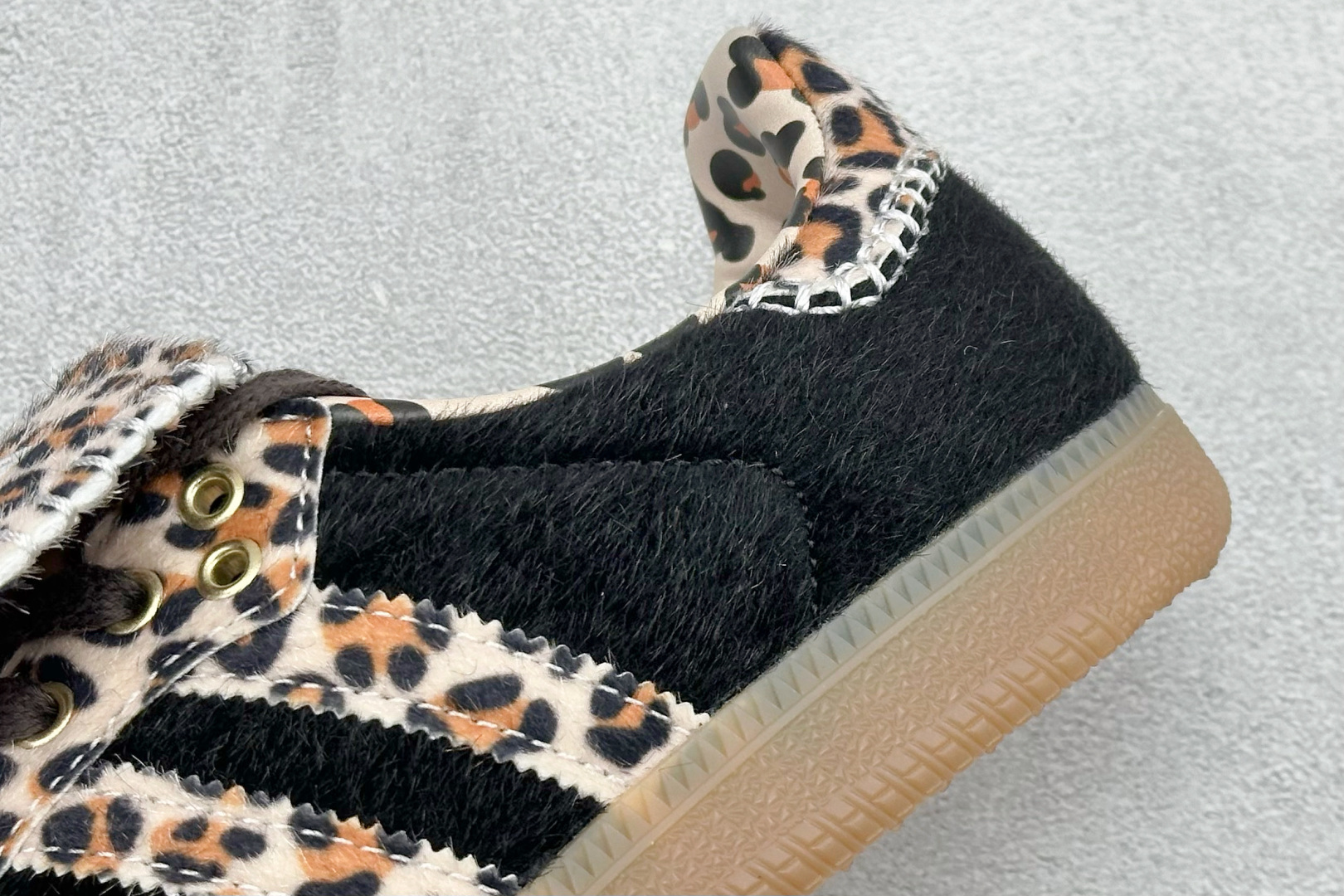 140 Addis Original Samba 复古桑巴板鞋 KJ6590