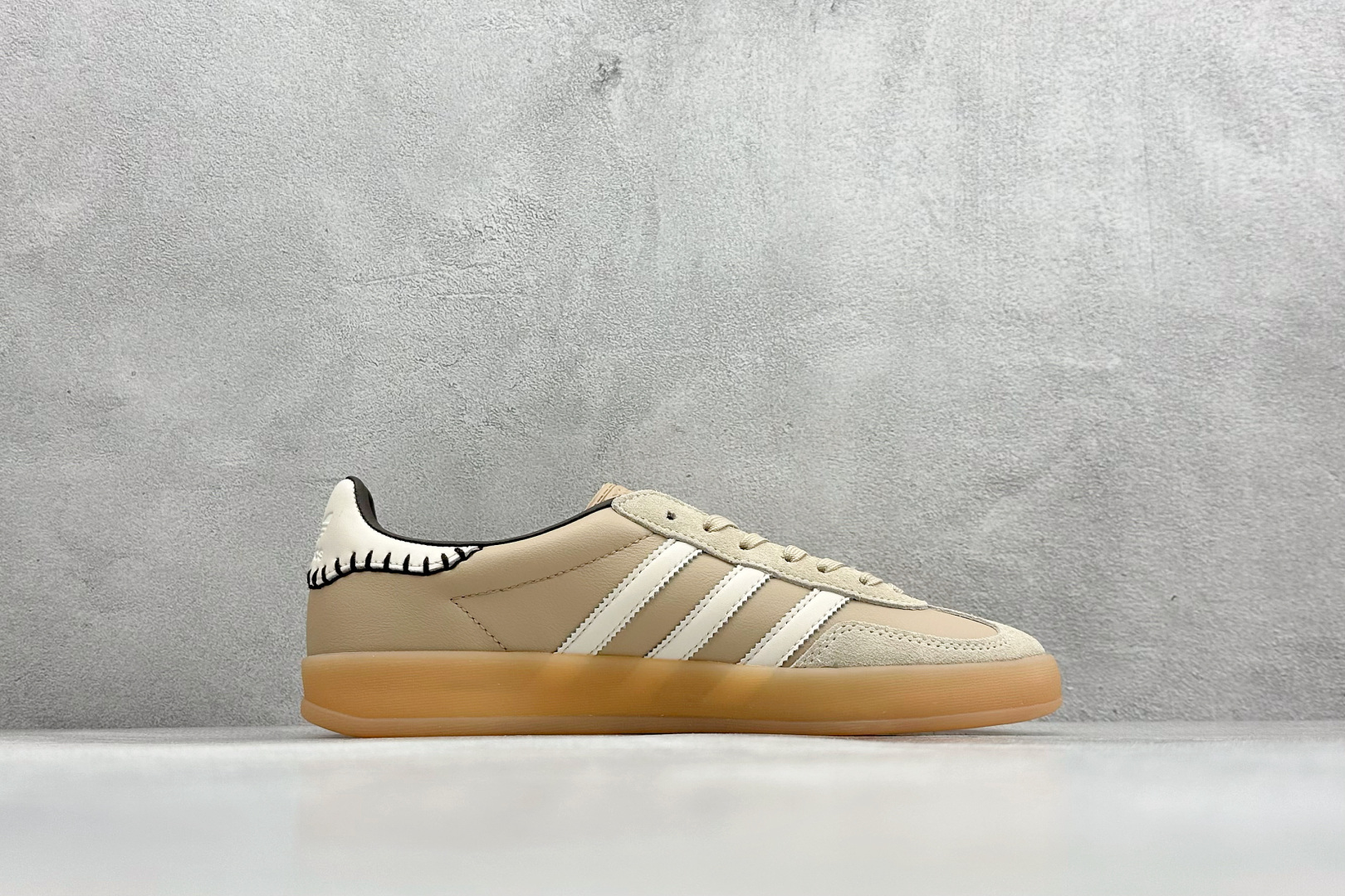 160 Adidas Originals Gazelle Indoor 三叶草复古休闲防滑耐磨低帮板鞋 JQ1751