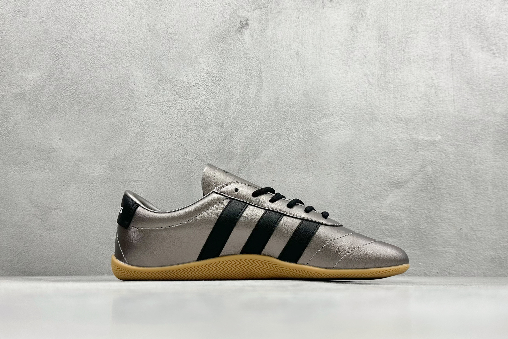 150 Adidas Grand Court 阿迪舒适百搭时尚简约低帮网球鞋 JQ9681