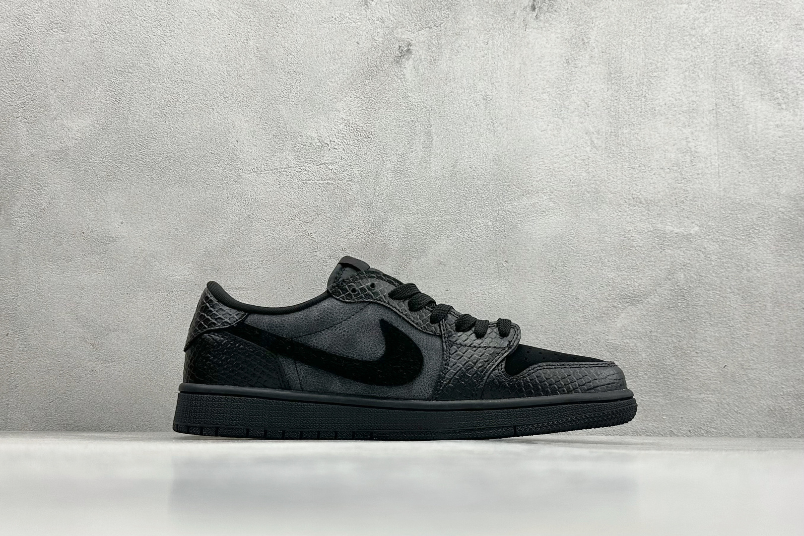 280 Travis Scott x Jordan 1 Low “科比限定” 高端定制 乔丹倒勾低帮休闲板鞋 LD2028-039