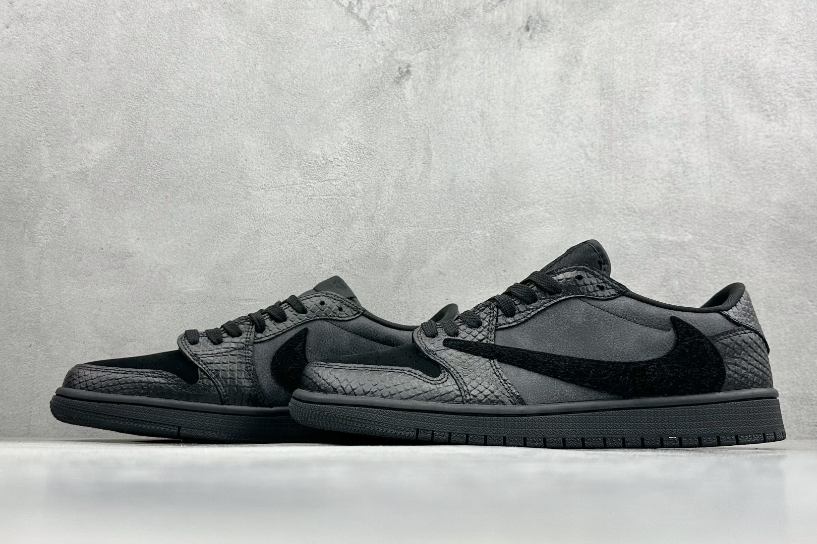280 Travis Scott x Jordan 1 Low “科比限定” 高端定制 乔丹倒勾低帮休闲板鞋 LD2028-039