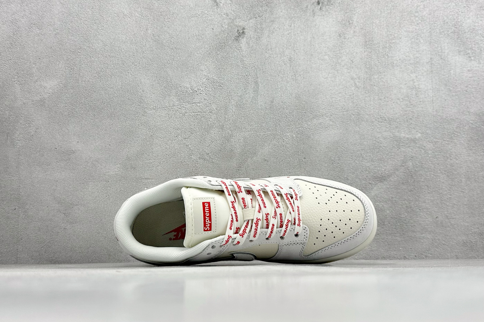 260 Nike SB Dunk Low Supreme联名 米灰猪八革 周年高端定制 低帮休闲板鞋 DN3168-007