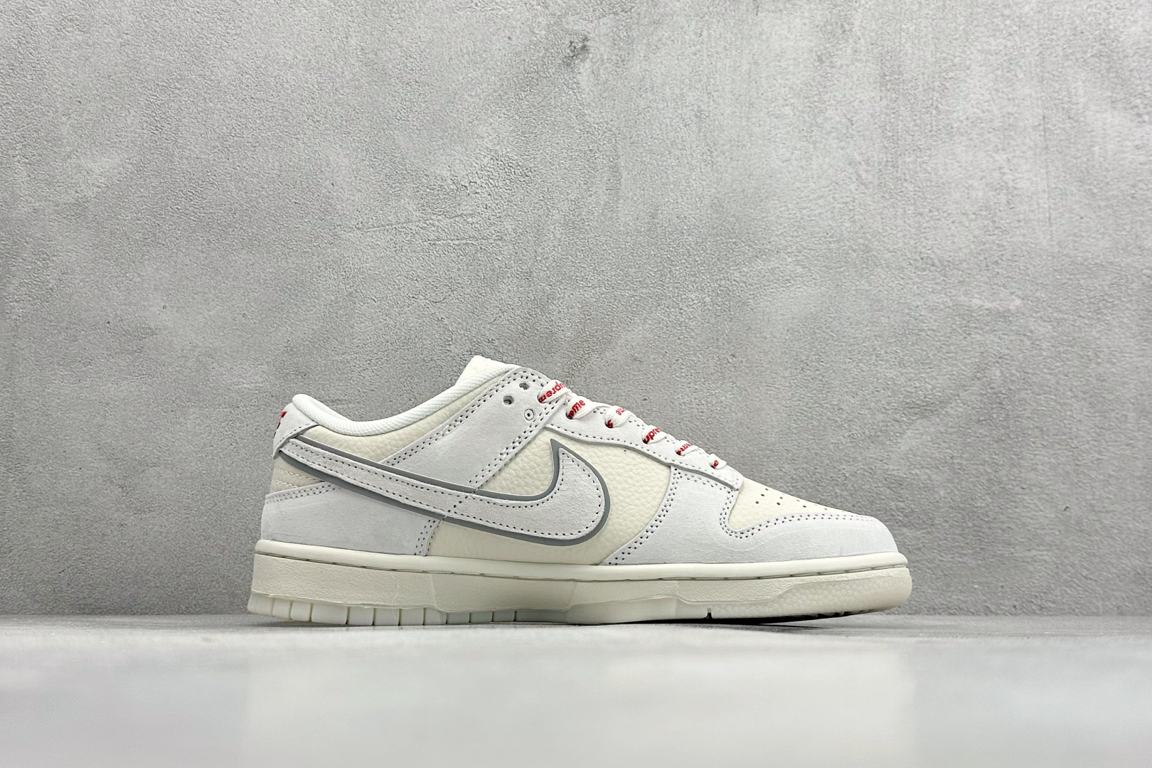 260 Nike SB Dunk Low Supreme联名 米灰猪八革 周年高端定制 低帮休闲板鞋 DN3168-007
